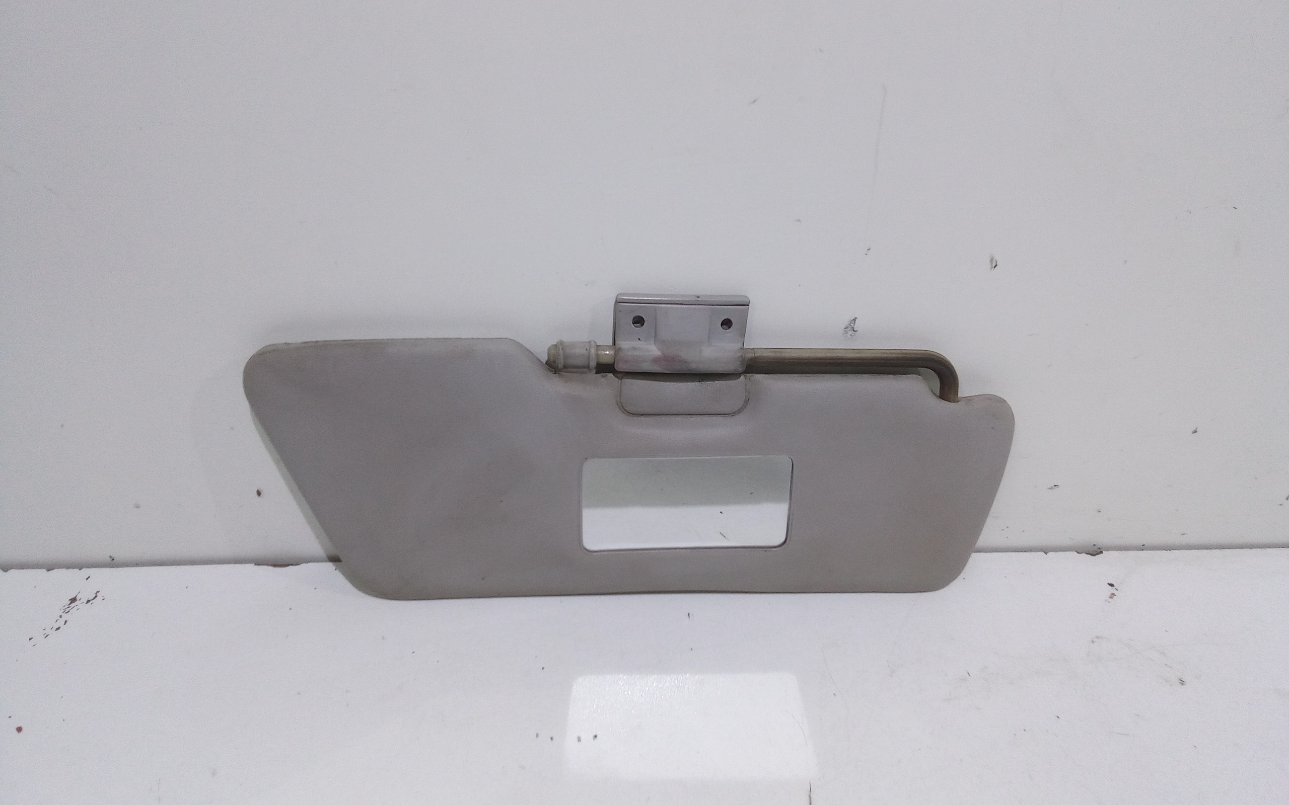 Aletta Parasole Parabrezza Destro 735244339 Usato