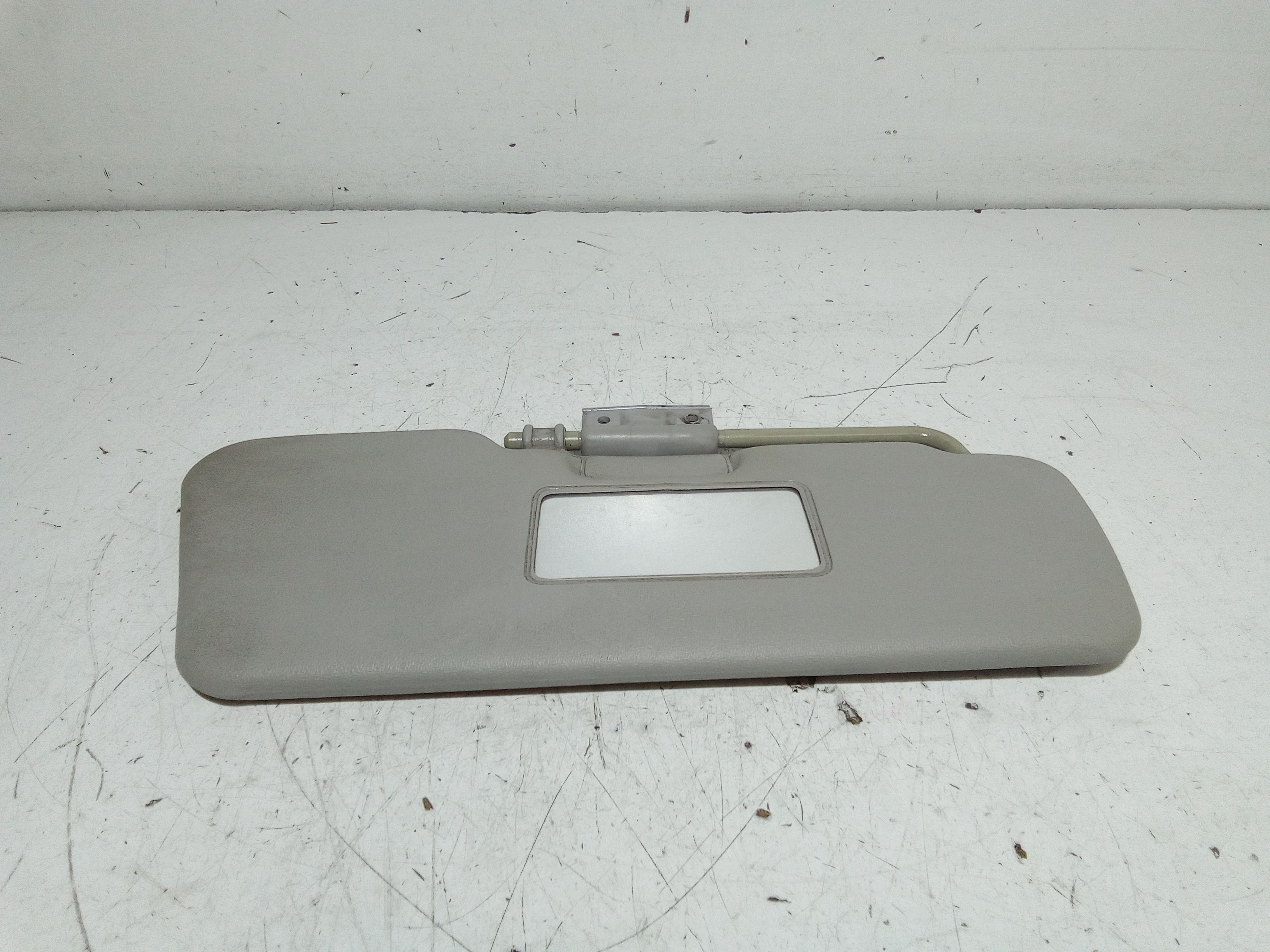 Aletta Parasole Parabrezza Destro 735244339 Usato