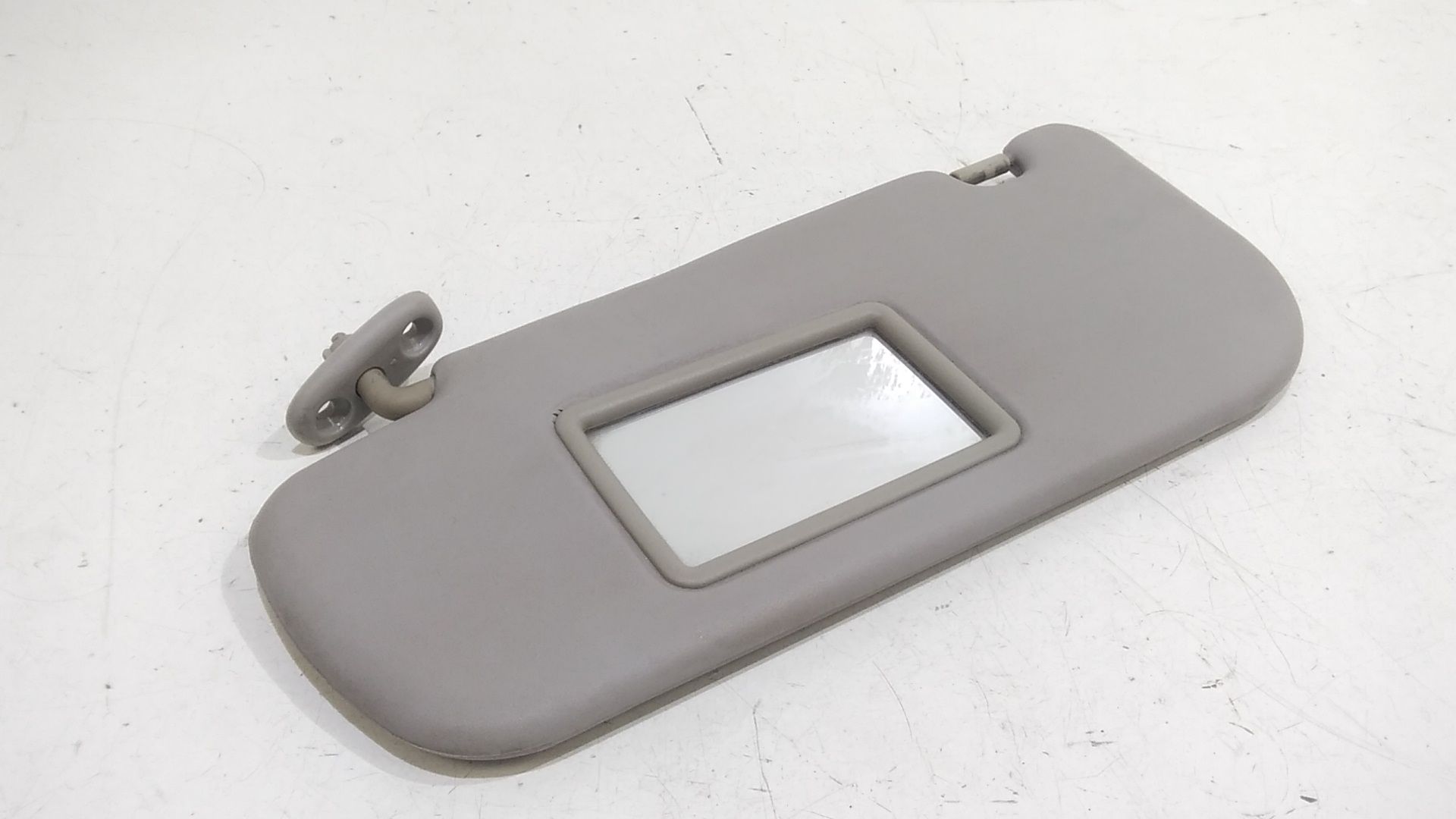 Aletta Parasole Parabrezza Sinistro 8521007130MG Usato