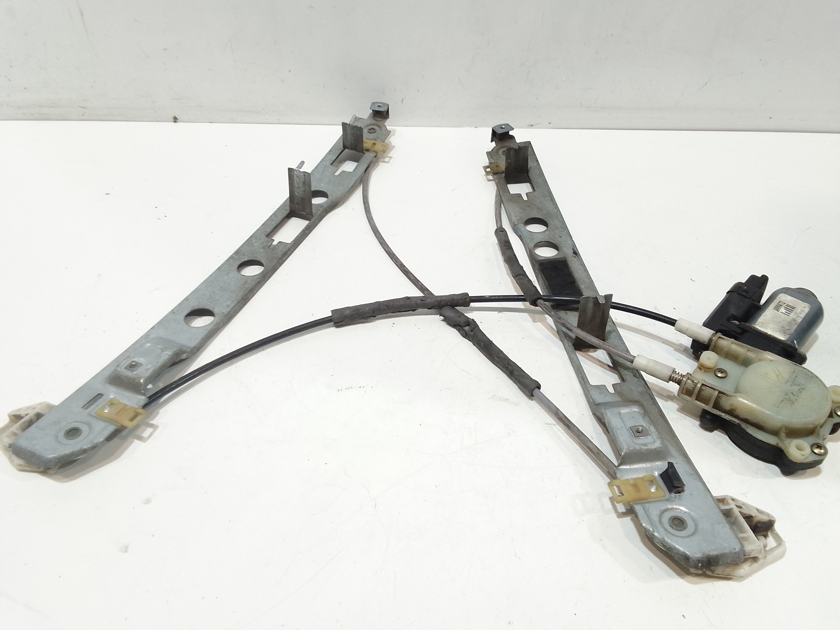 Alzacristallo Porta Ant. Destro Usato