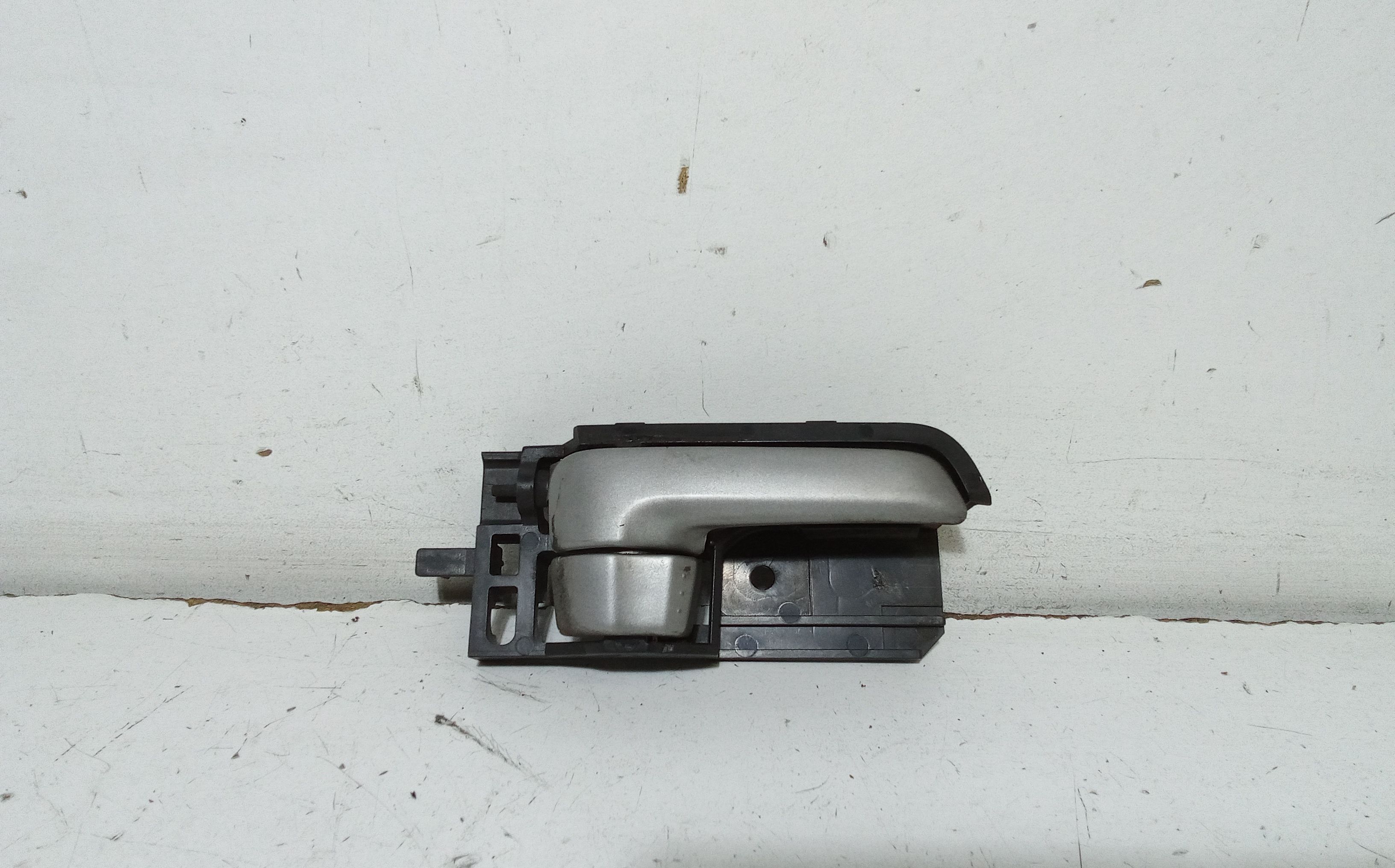 Maniglia Int. Apertura Porta Ant. Destro Usato