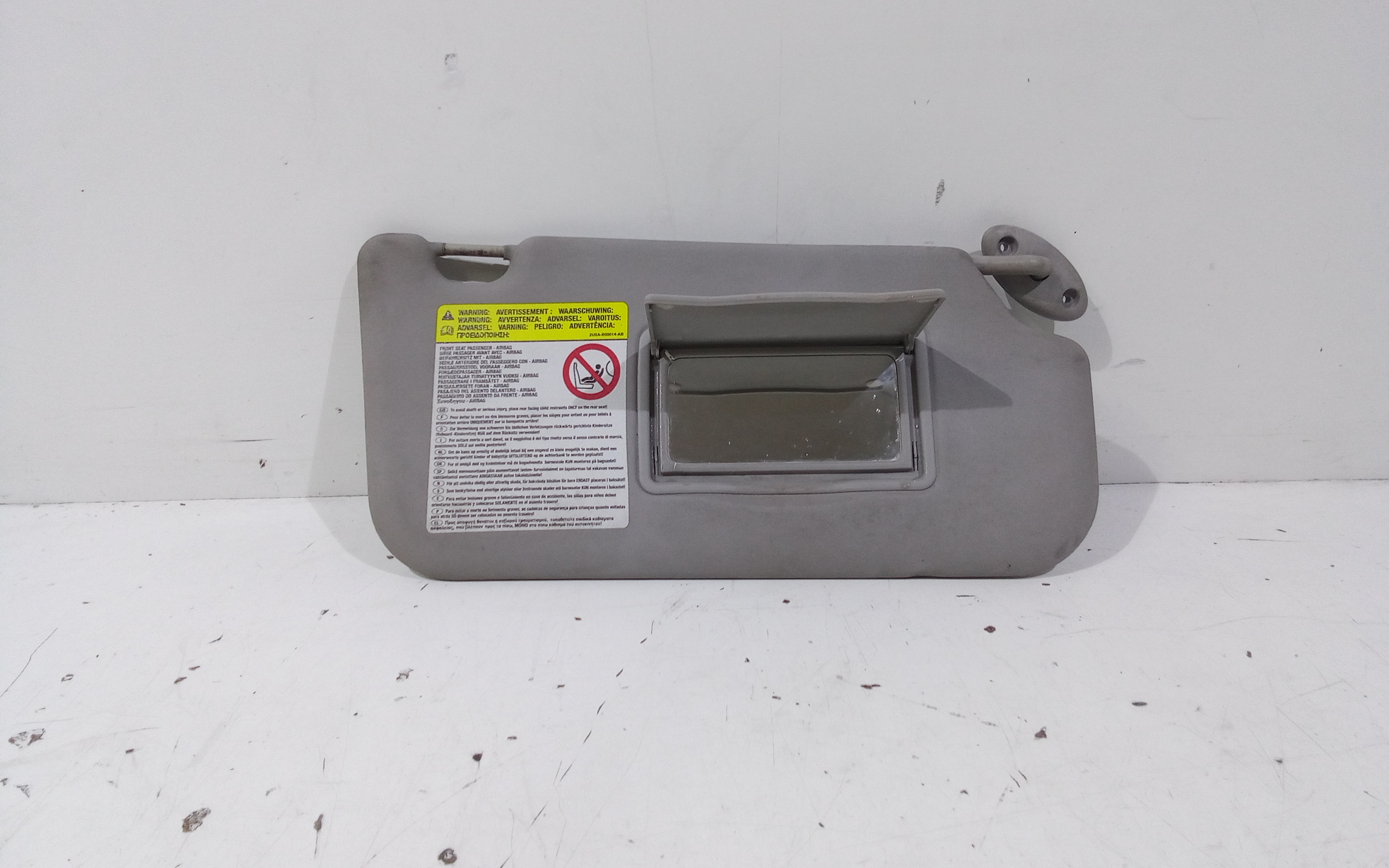 Aletta Parasole Parabrezza Destro 1206877 Usato