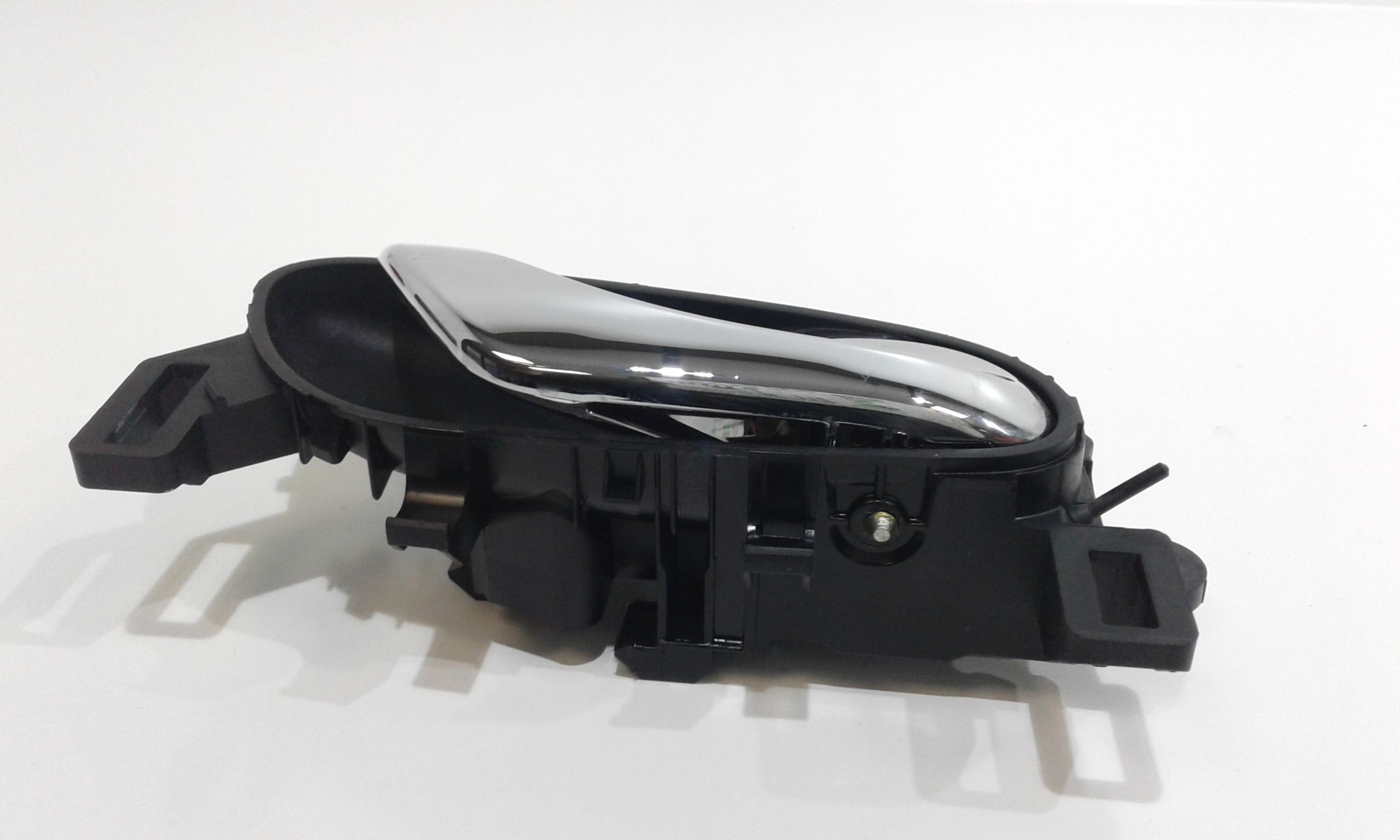 Maniglia Int. Apertura Porta Post. Destro 806704EA0A Usato