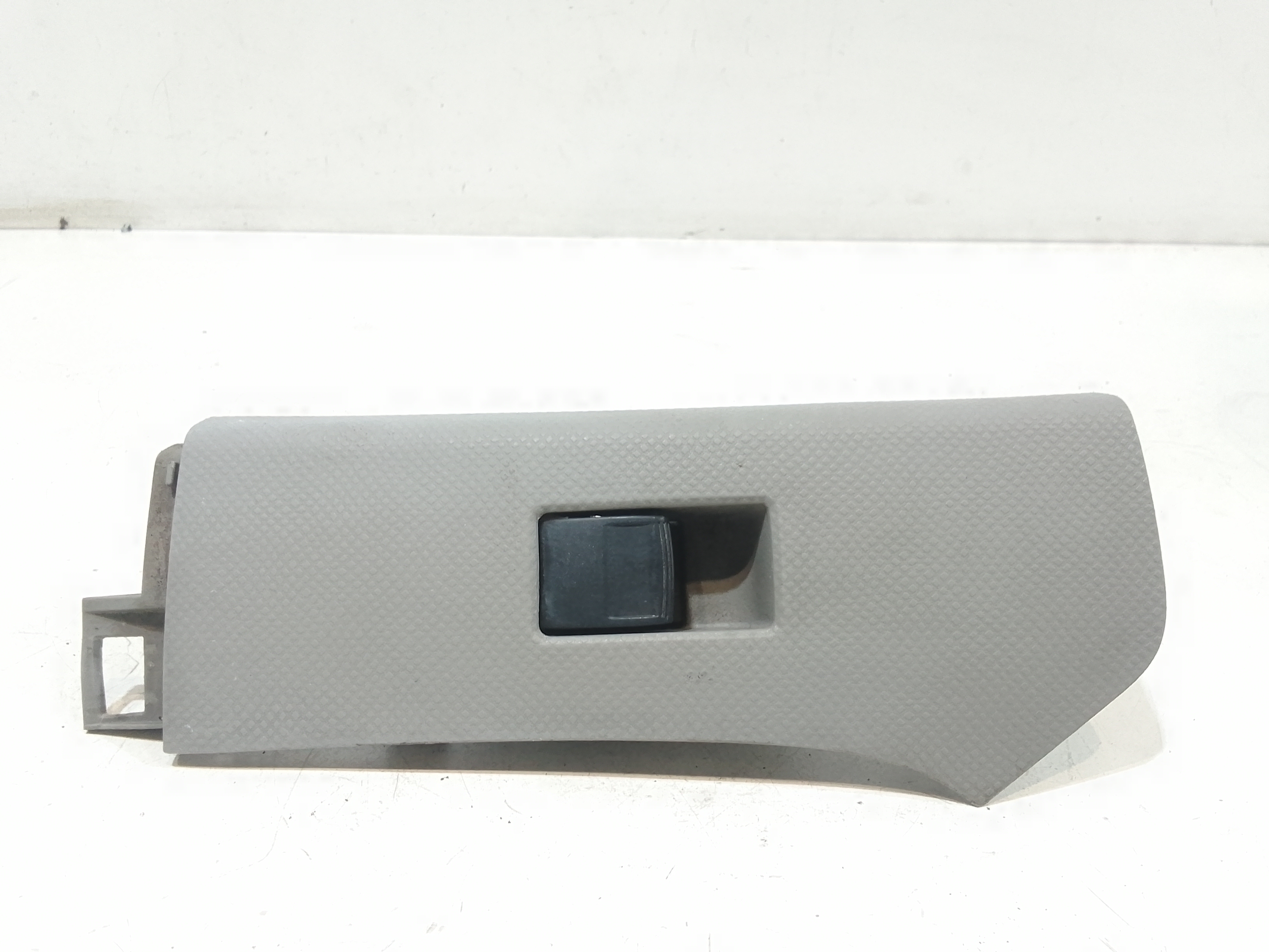 Interruttore Alzacristalli Porta Ant. Destro Usato