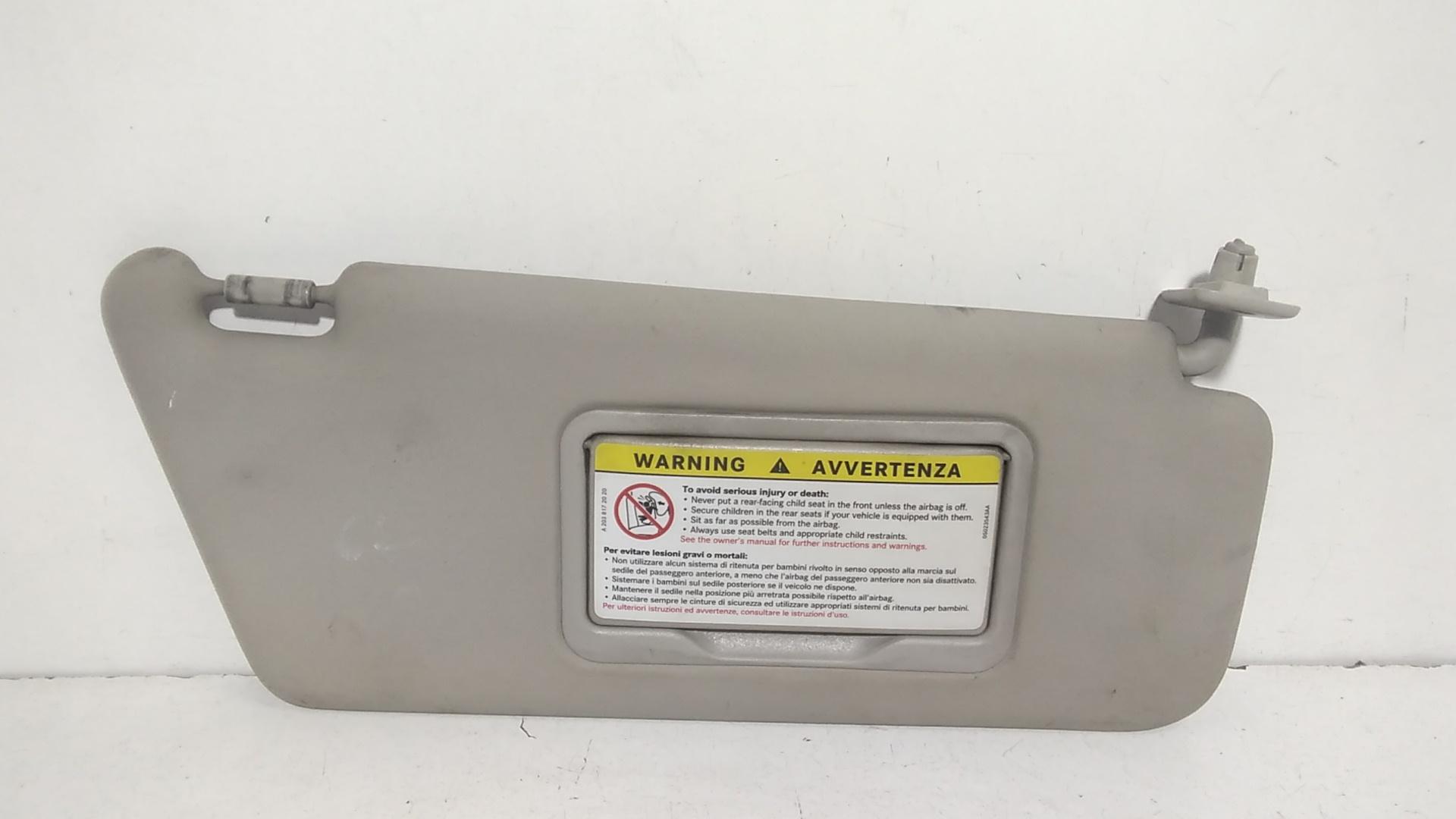 Aletta Parasole Parabrezza Destro A16981002107H48 Usato