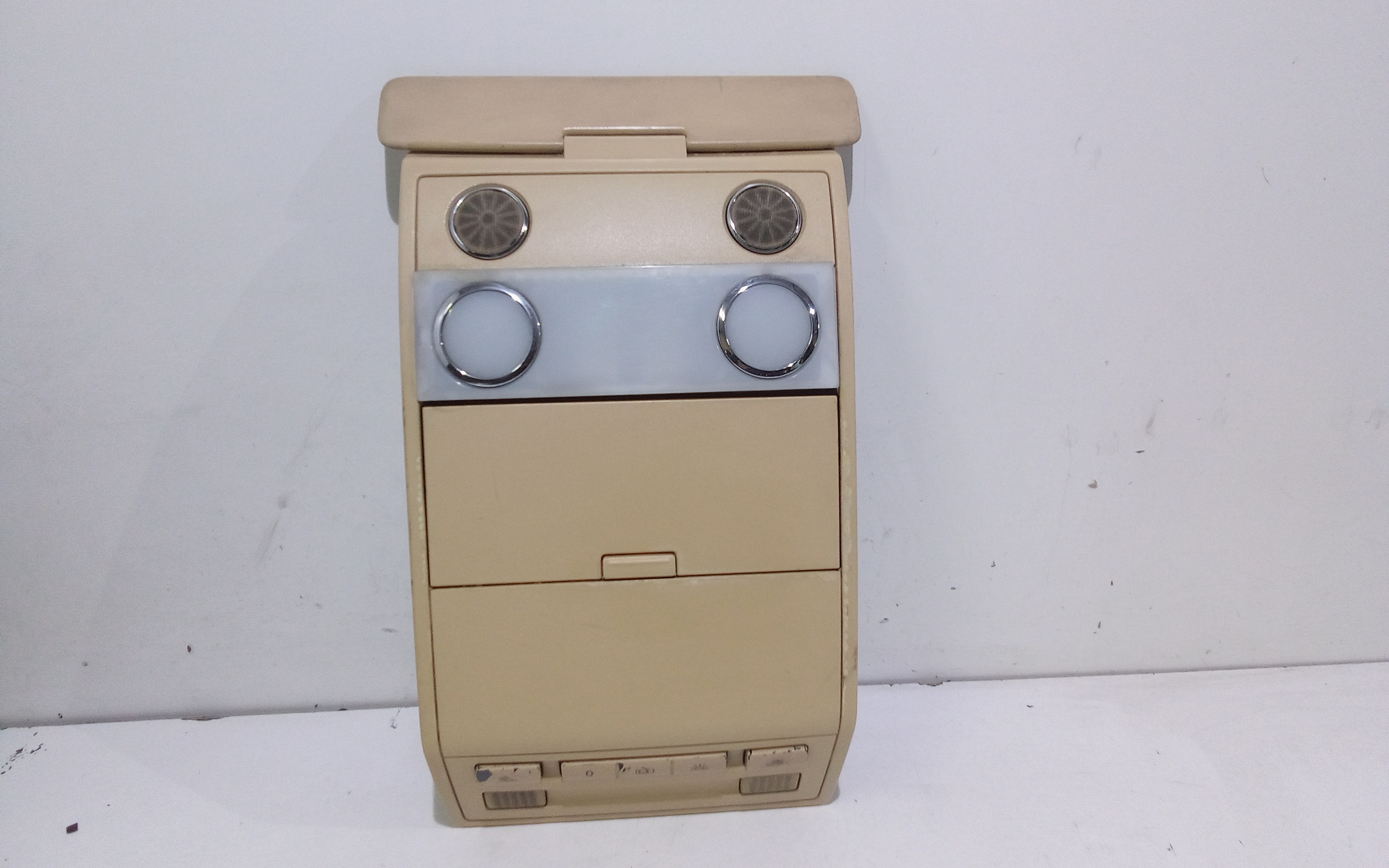 Luce Cortesia Ant. Tetto 7L6947105A Usato