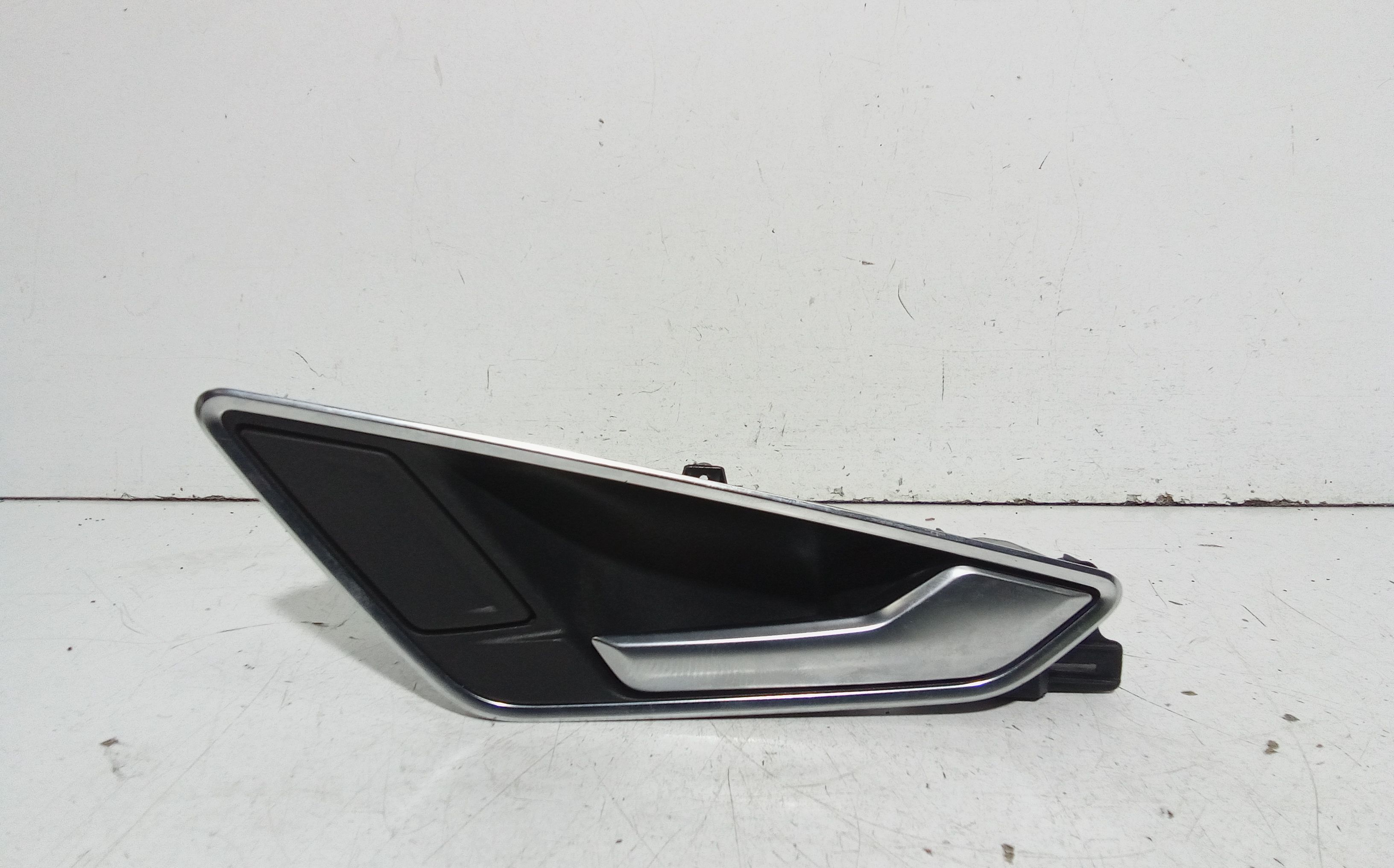 Maniglia Int. Apertura Porta Ant. Destro Usato