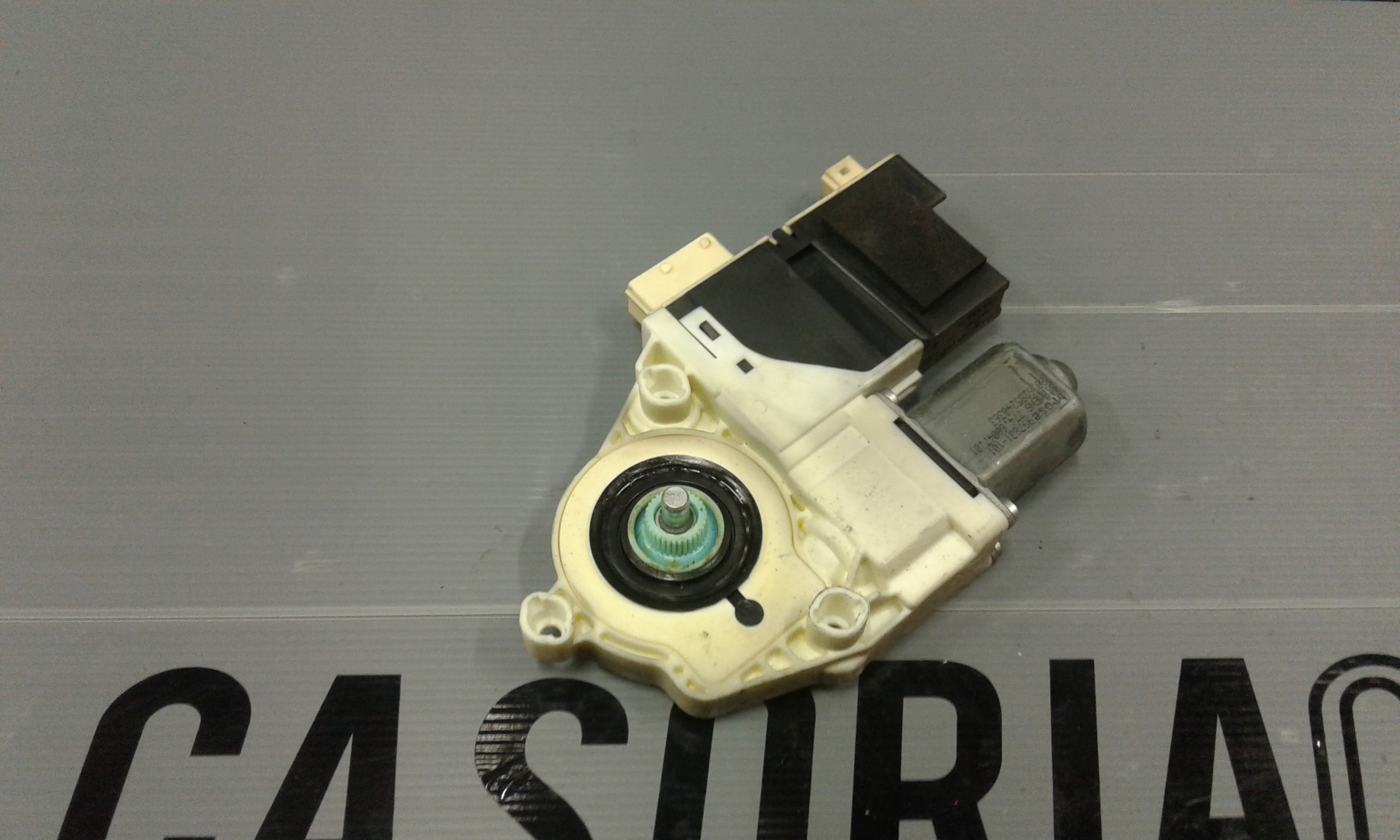 Motorino Alzacristallo Porta Ant. Destro 9222AV Usato