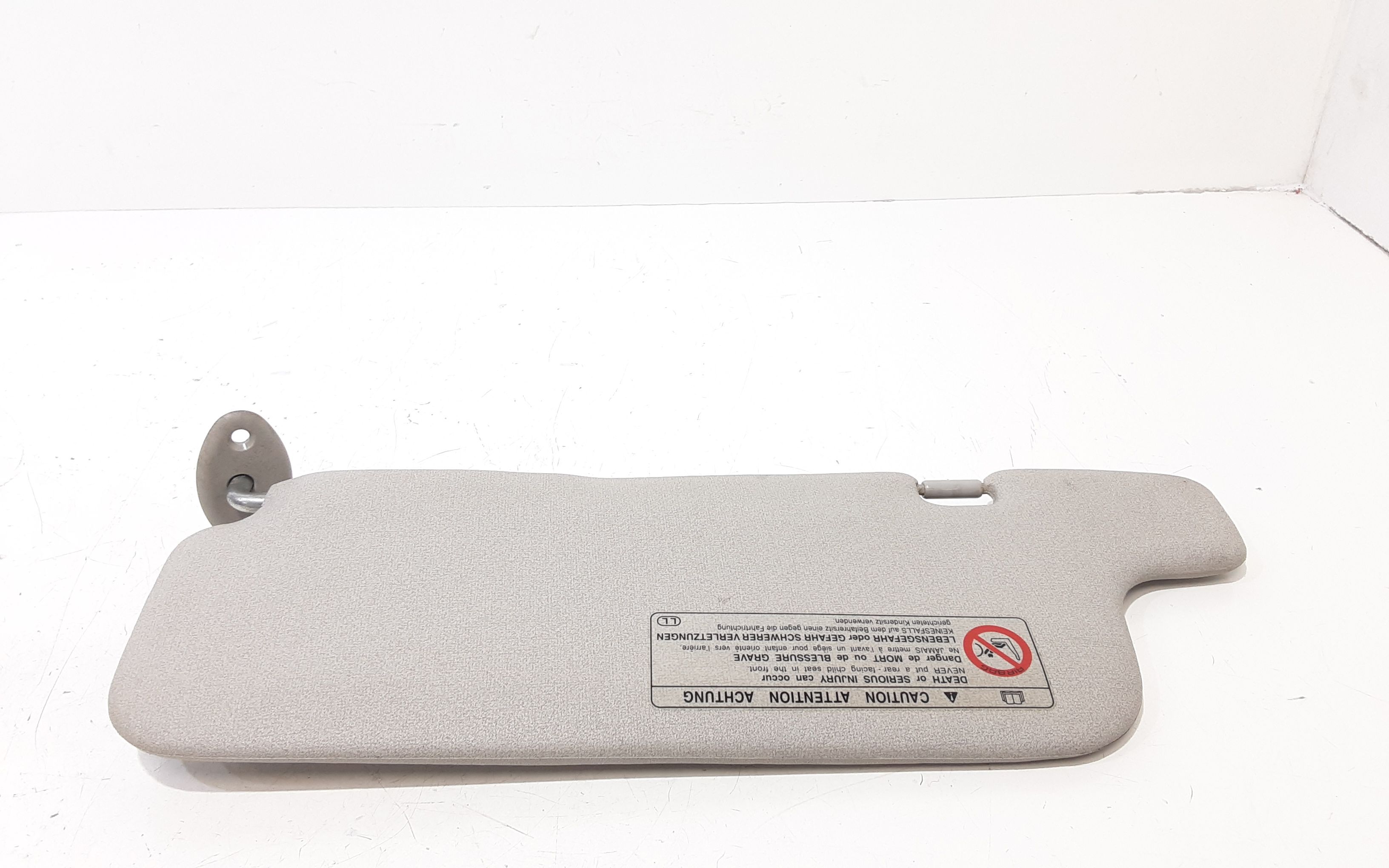 Aletta Parasole Parabrezza Destro 7431052041B0 Usato