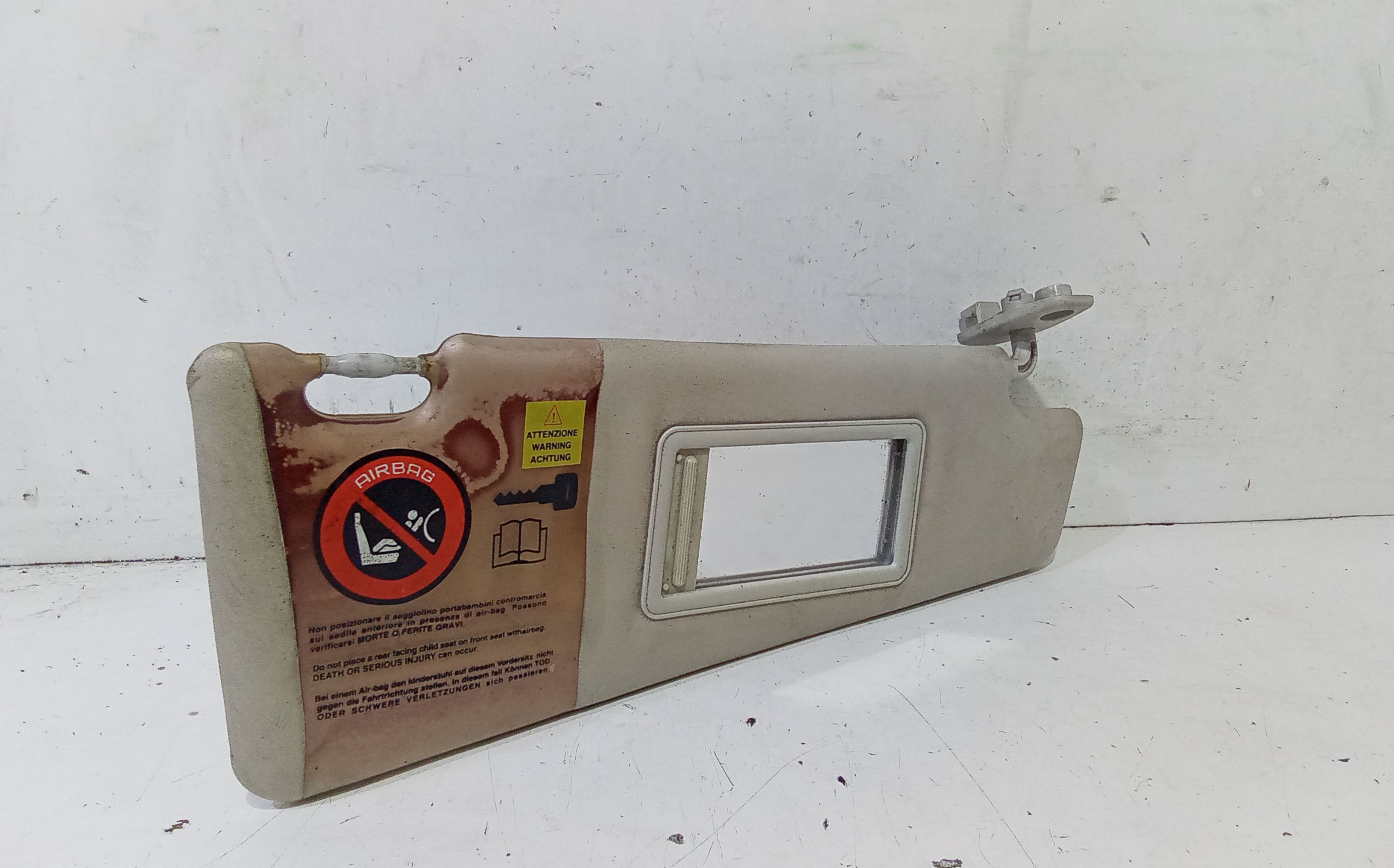 Aletta Parasole Parabrezza Destro 735361684 Usato