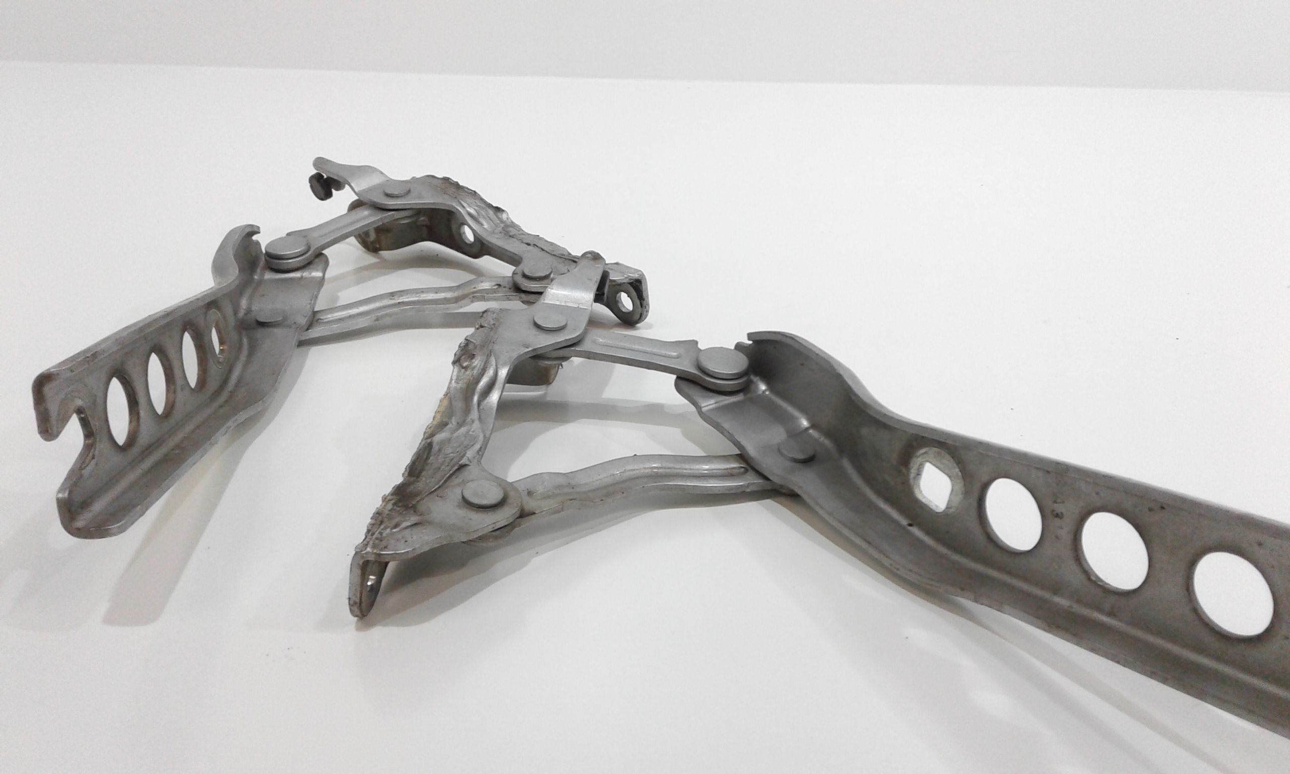 Cerniera Cofano Ant. Sinistro 1Z0823301C Usato