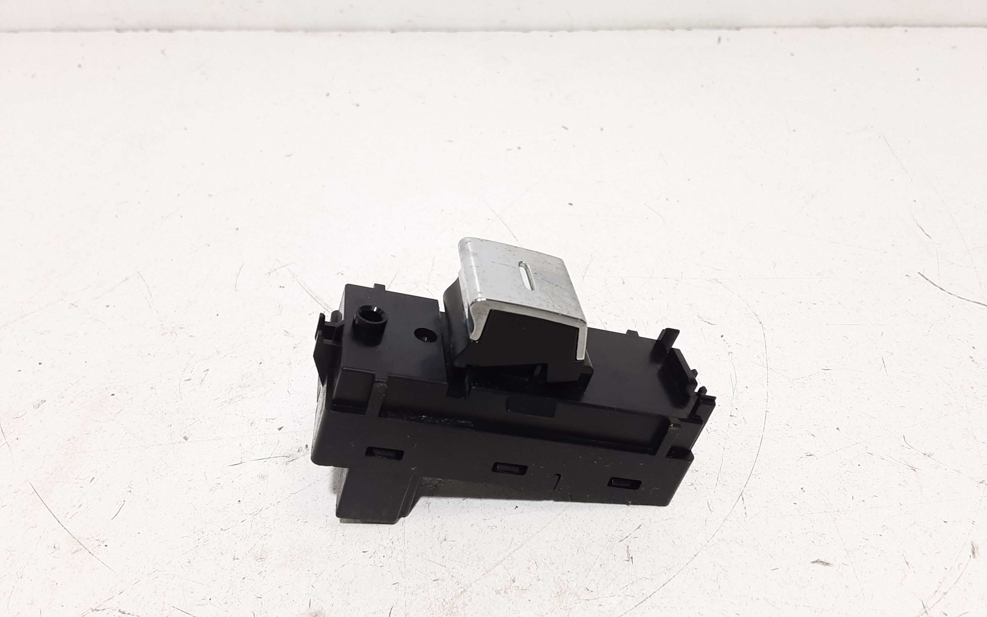 Interruttore Alzacristalli Porta Post. Destro Usato