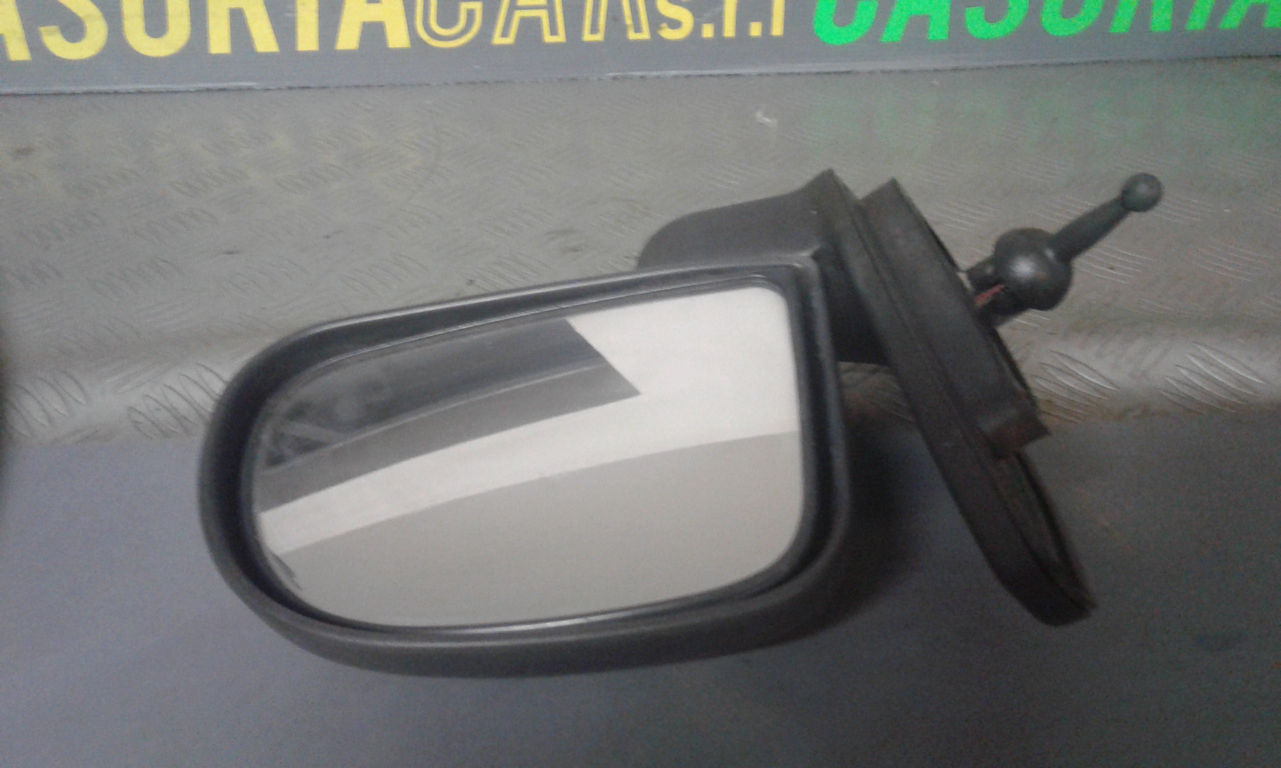 Retrovisore Est. Destro Usato