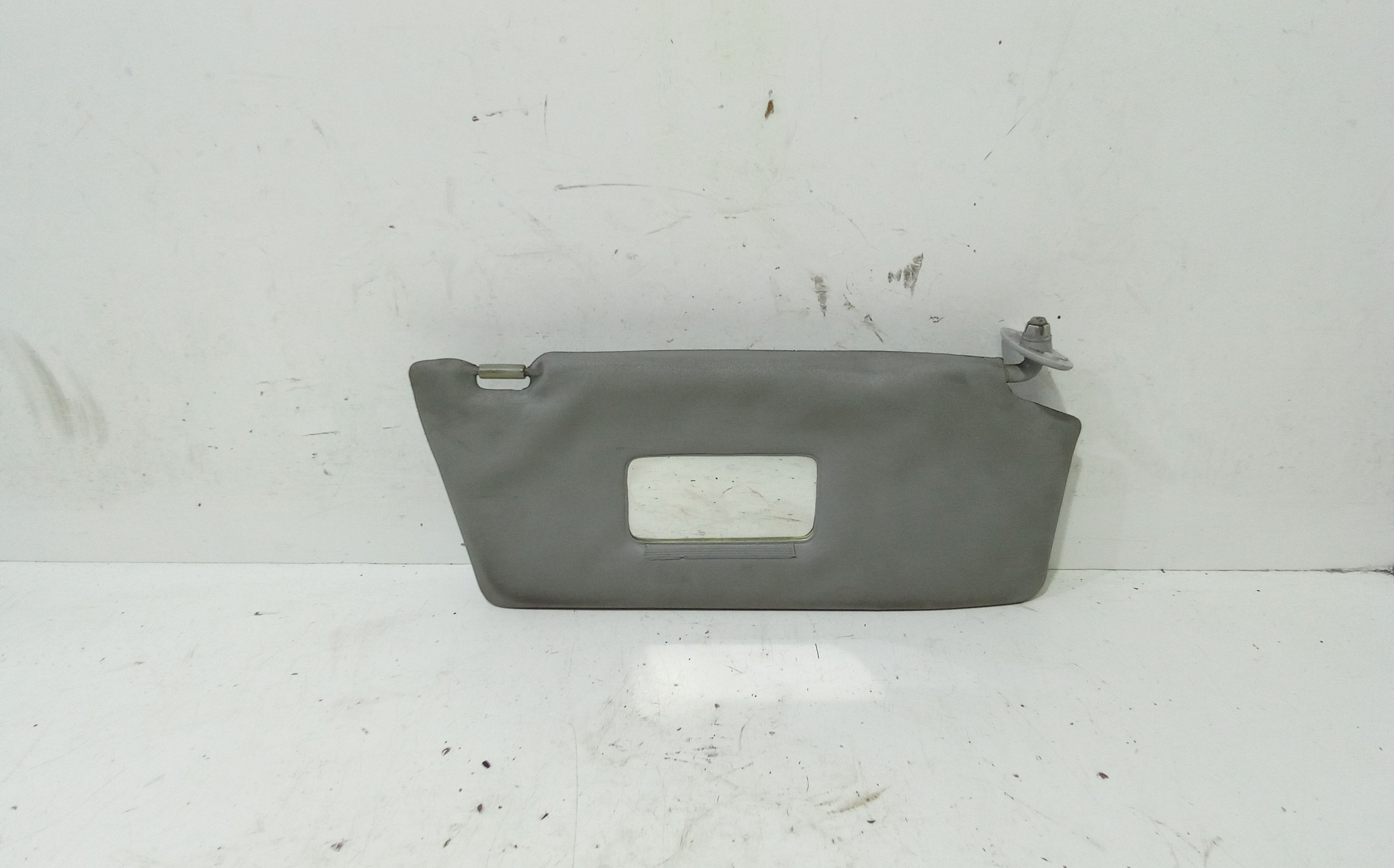 Aletta Parasole Parabrezza Destro 267881110141 Usato