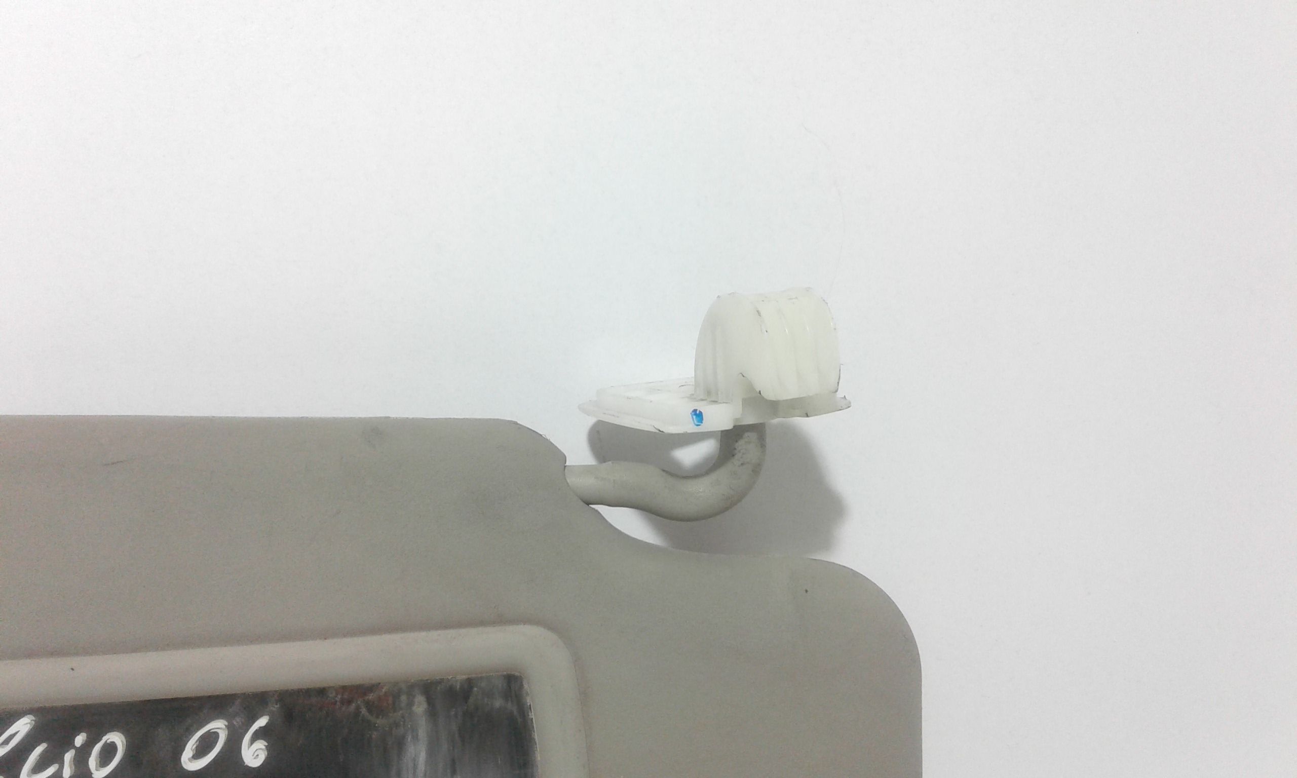 Aletta Parasole Parabrezza Destro 8200294229 Usato