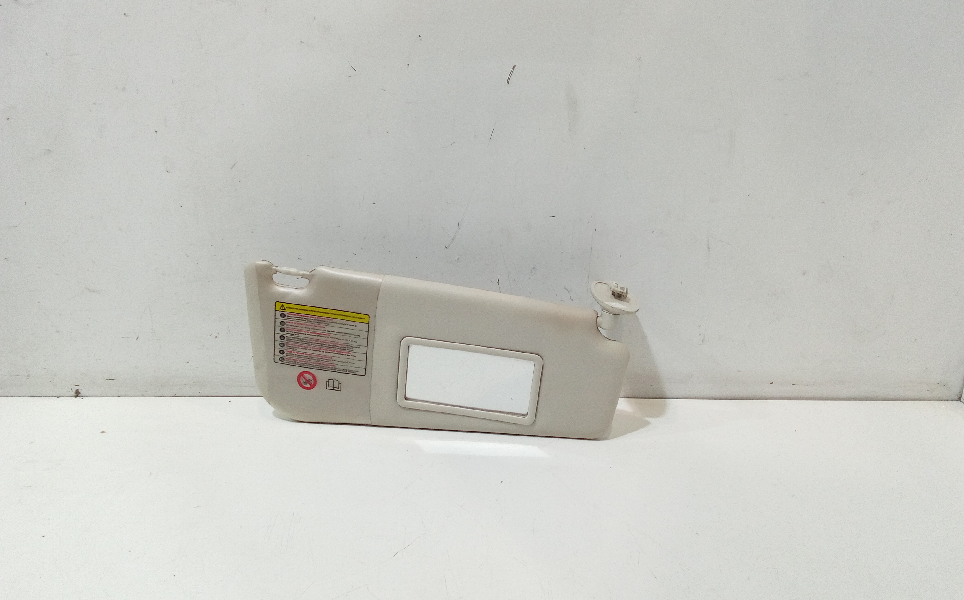 Aletta Parasole Parabrezza Destro 735411165 Usato