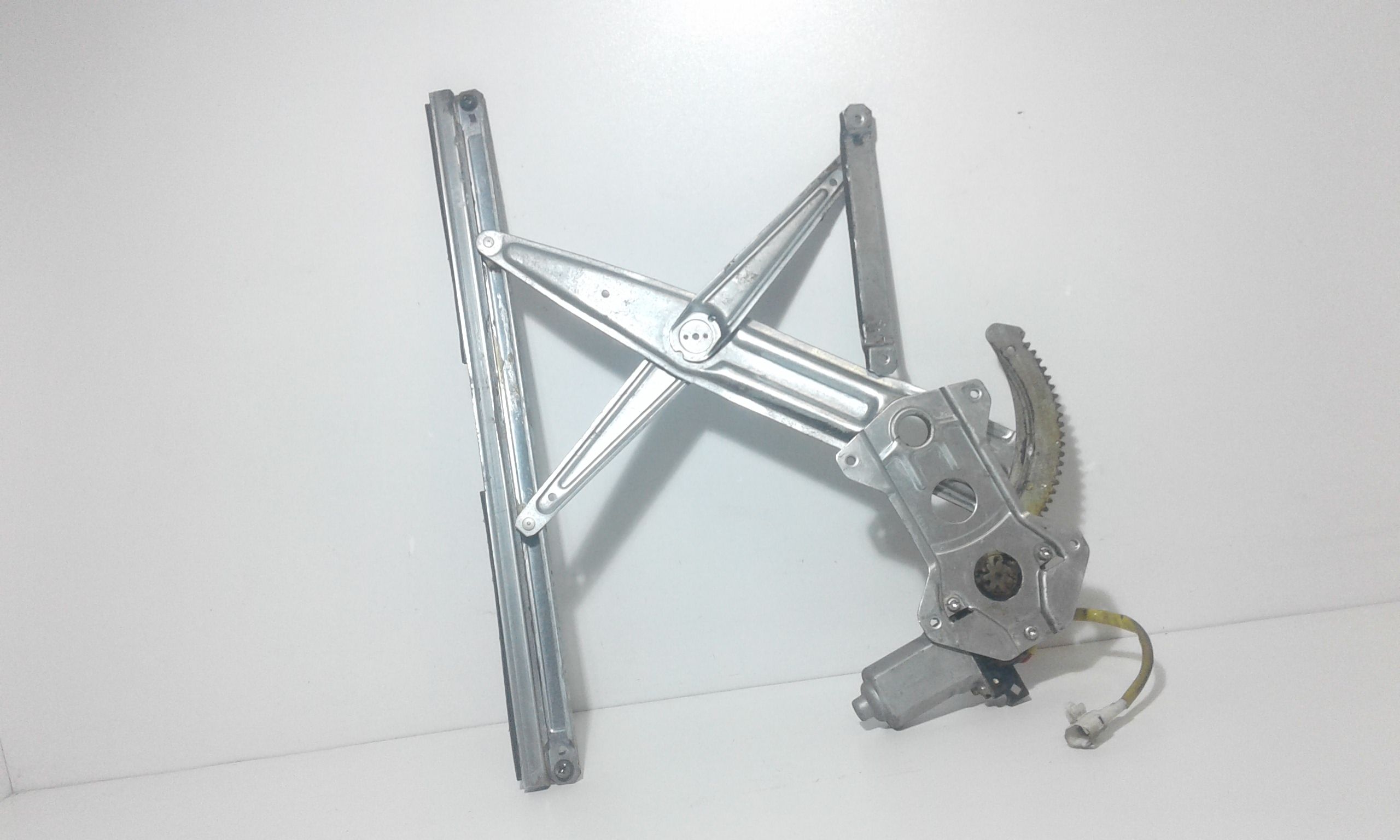 Alzacristallo Porta Ant. Destro 8341076G10000 Usato