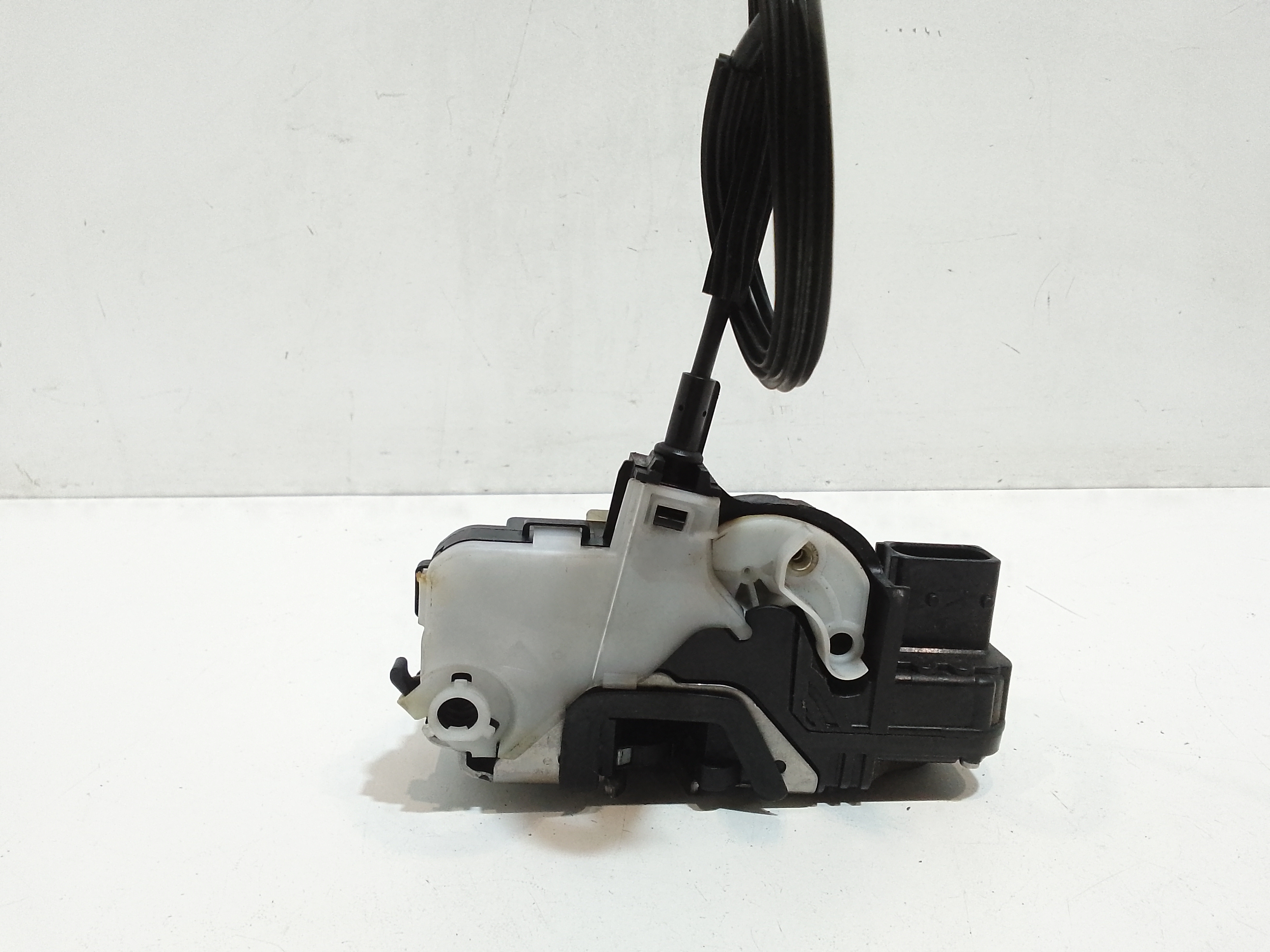 Serratura Porta Ant. Destro 13579515 Usato