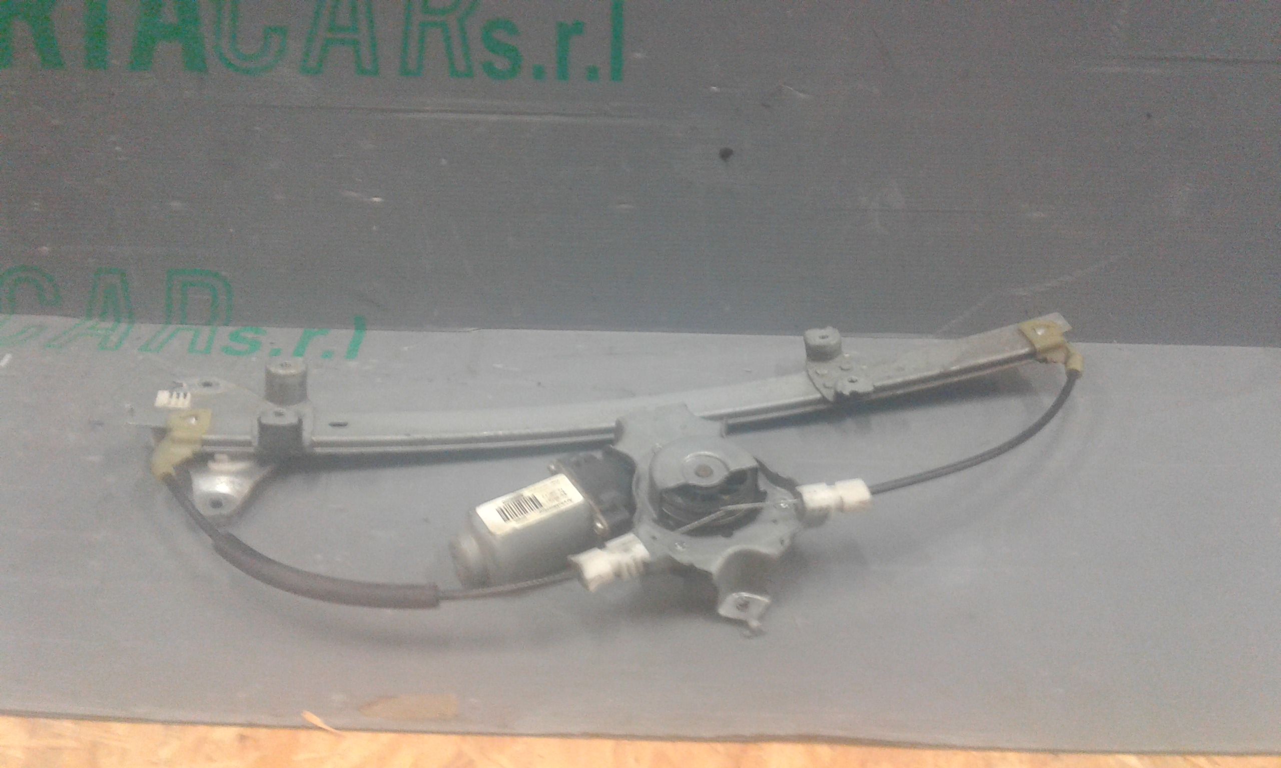 Alzacristallo Porta Ant. Destro 80700BM61B Usato