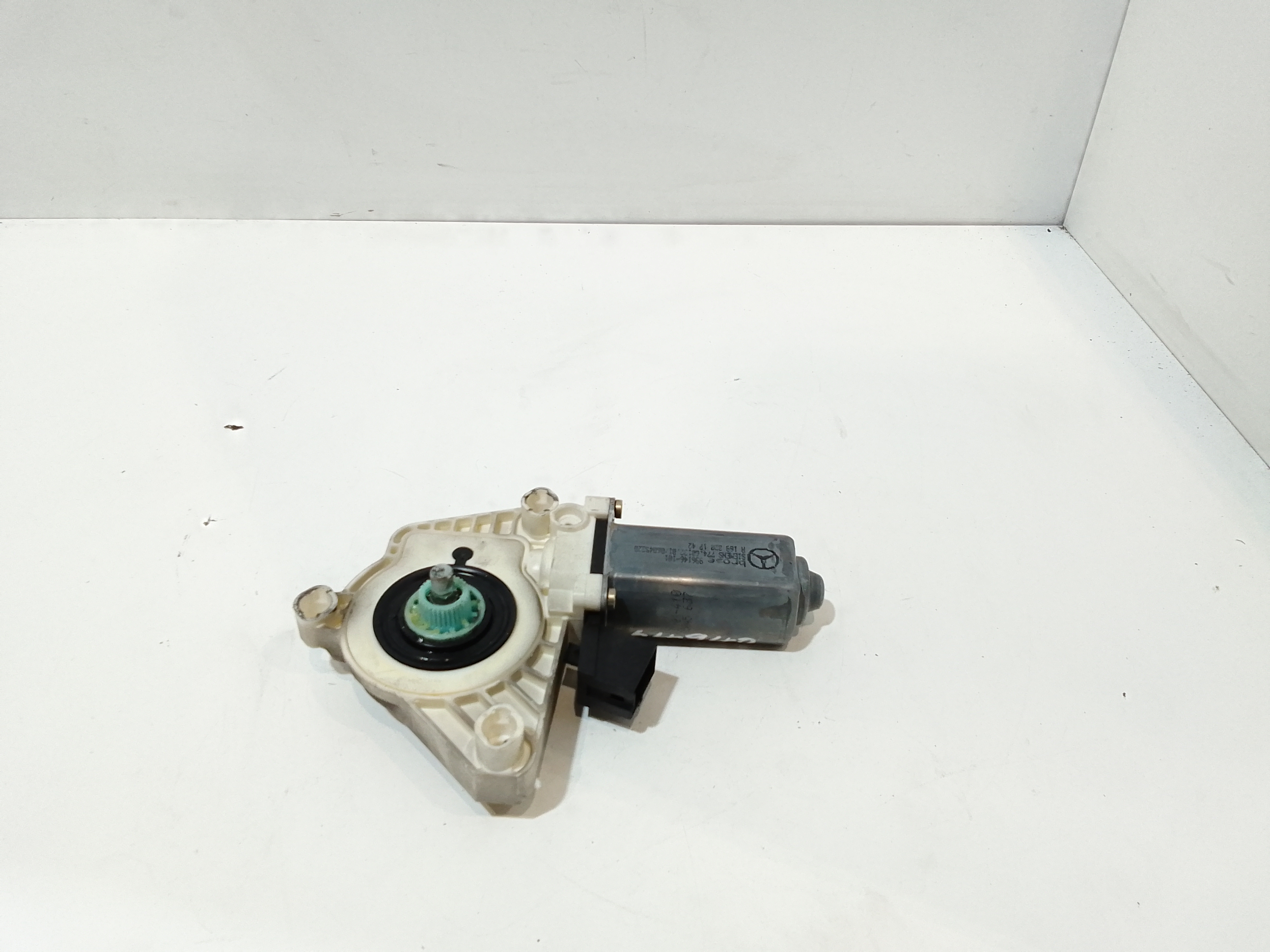 Motorino Alzacristallo Porta Ant. Sinistro A1698204142 Usato