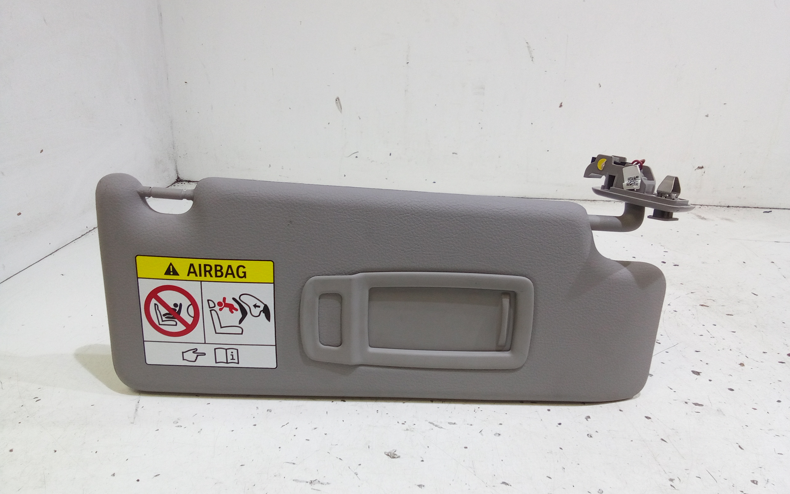 Aletta Parasole Parabrezza Destro 51165A3BCA6 Usato