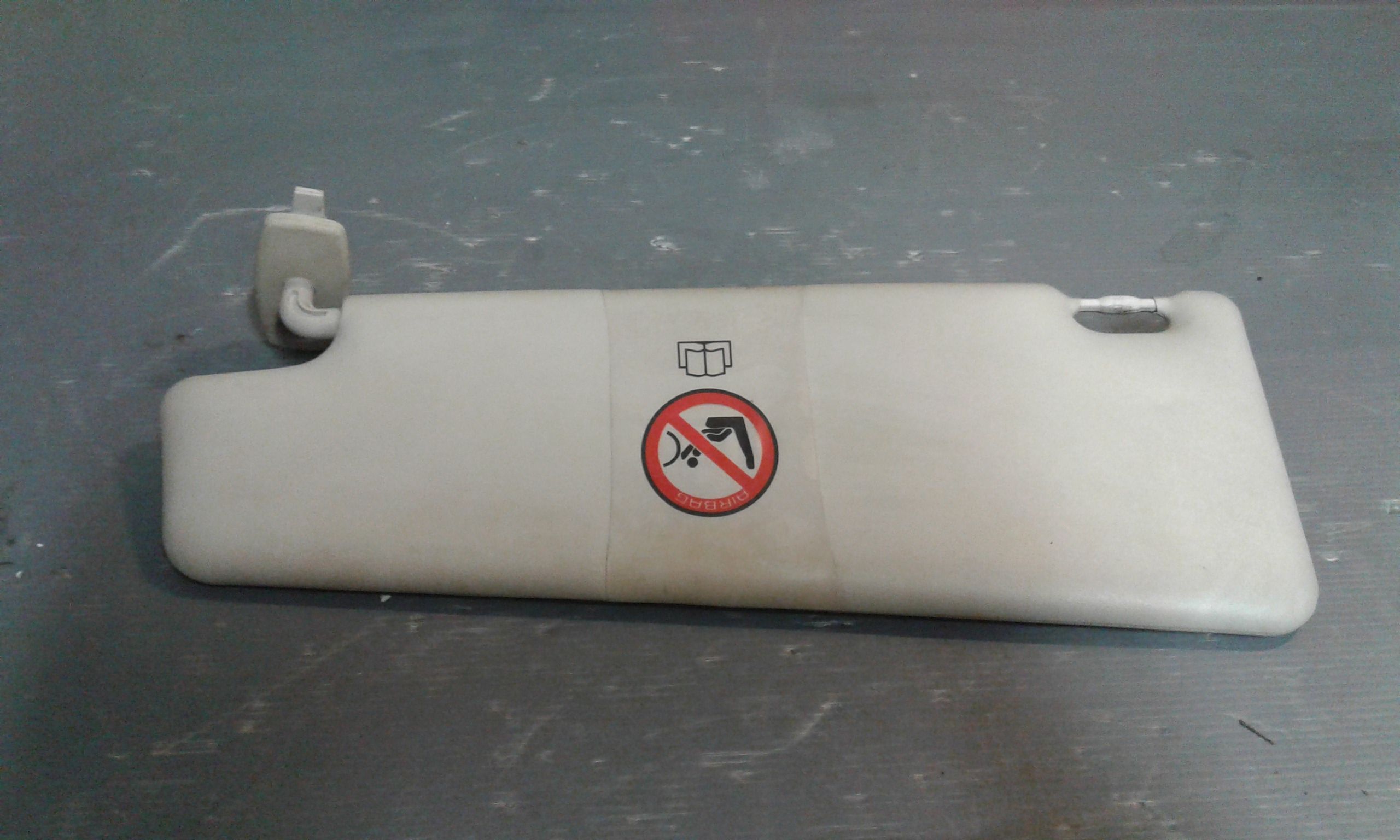 Aletta Parasole Parabrezza Destro 735361684 Usato