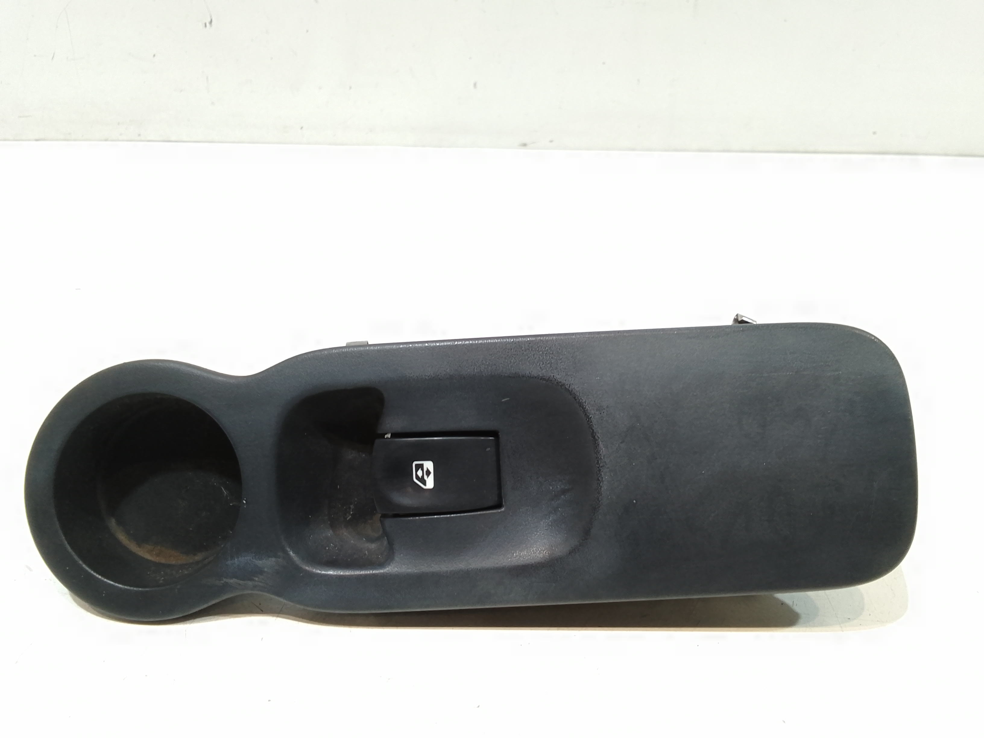 Interruttore Alzacristalli Porta Ant. Destro 8200214936 Usato