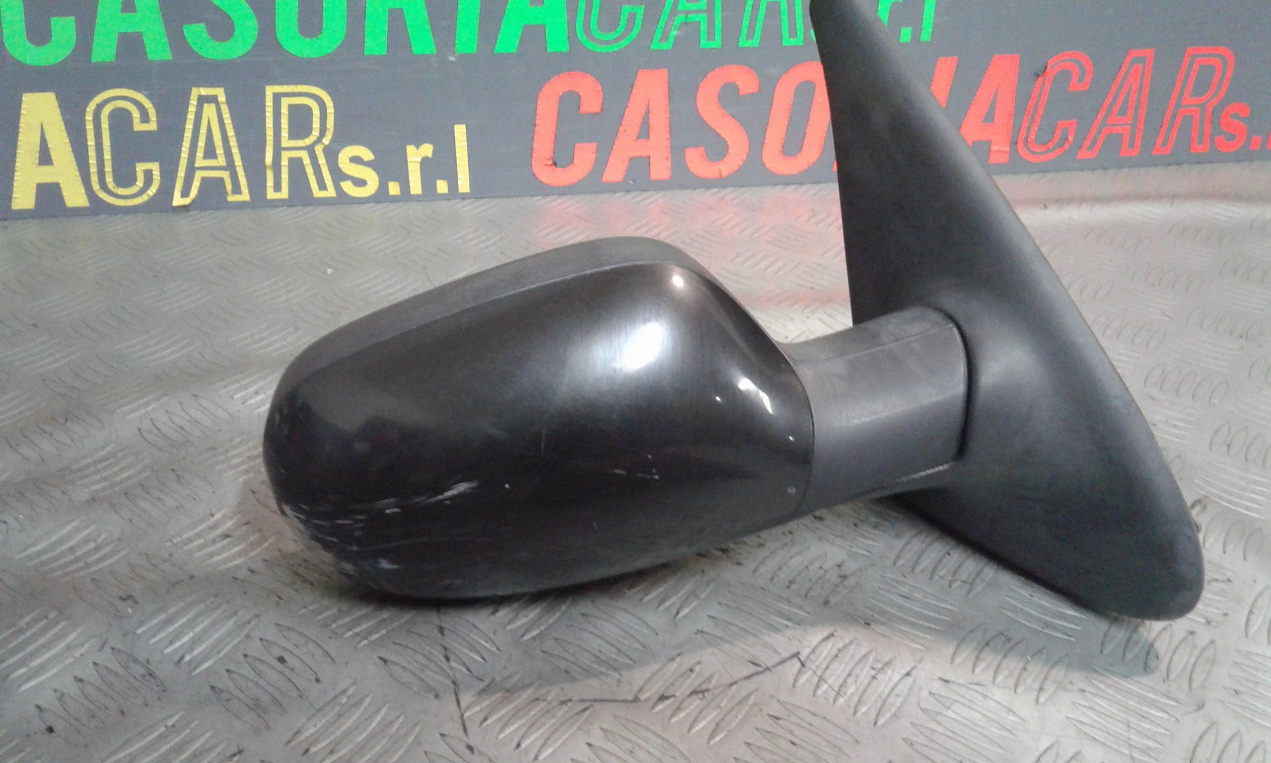 Retrovisore Est. Destro Usato