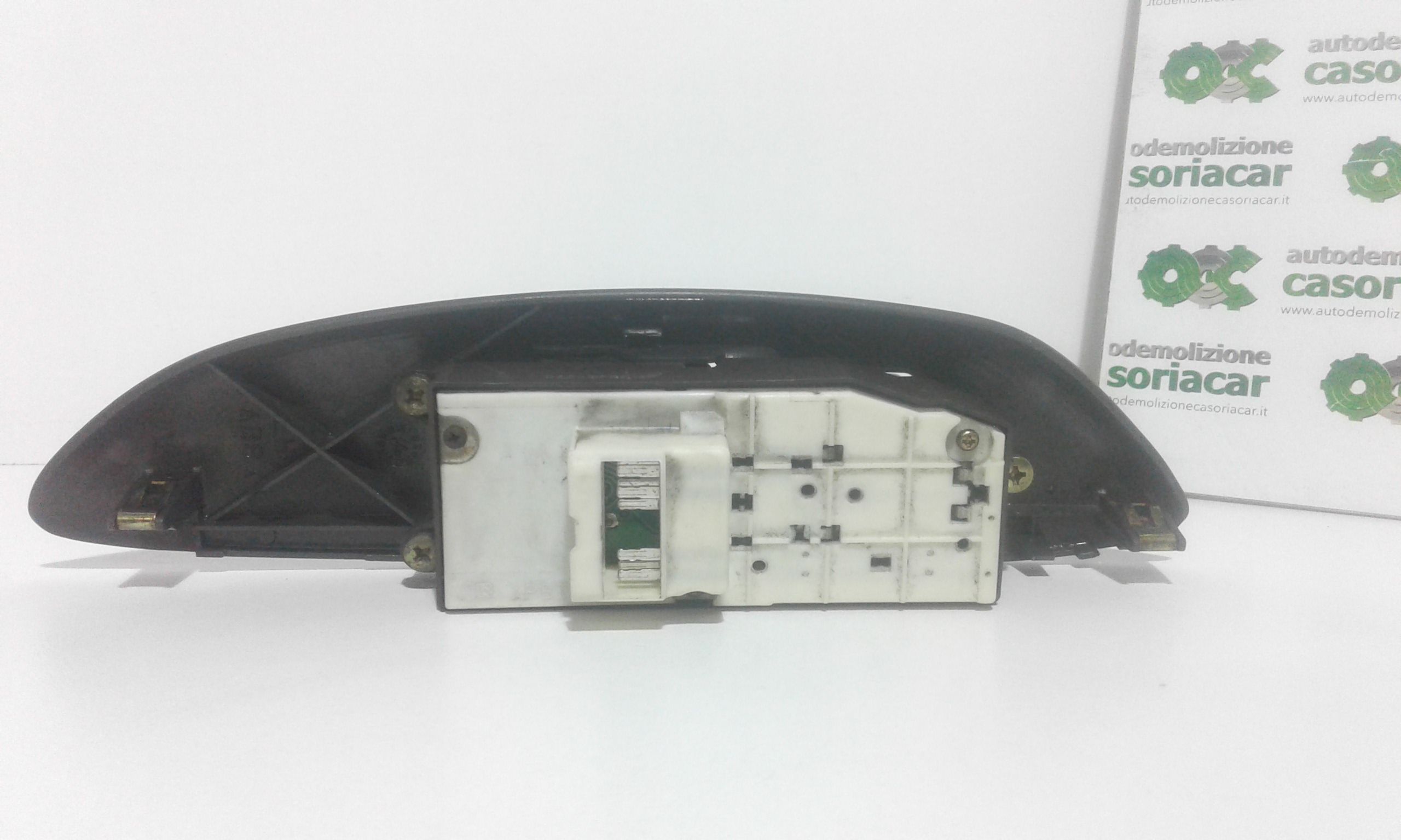 Interruttore Alzacristalli Porta Ant. Sinistro 8482010100 Usato