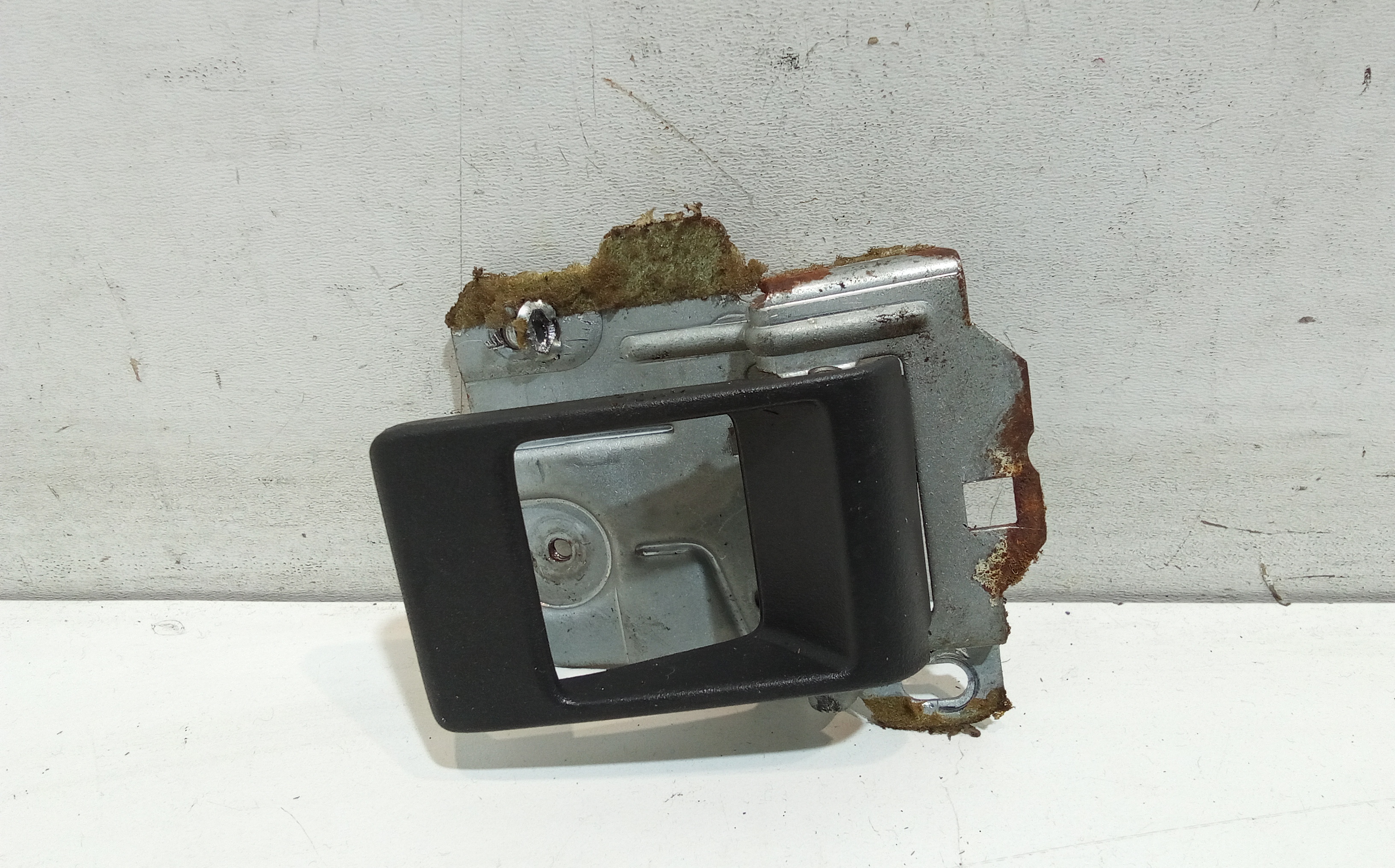 Maniglia Int. Apertura Porta Post. Sinistro ALR8181LNF Usato