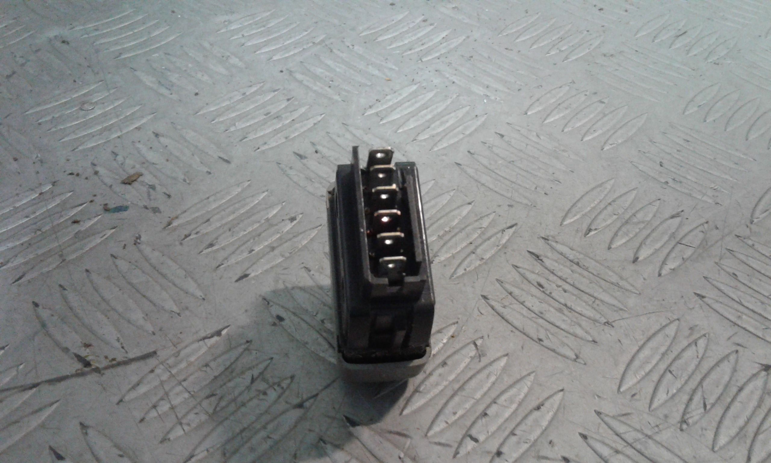 Interruttore Alzacristalli Porta Ant. Destro Usato