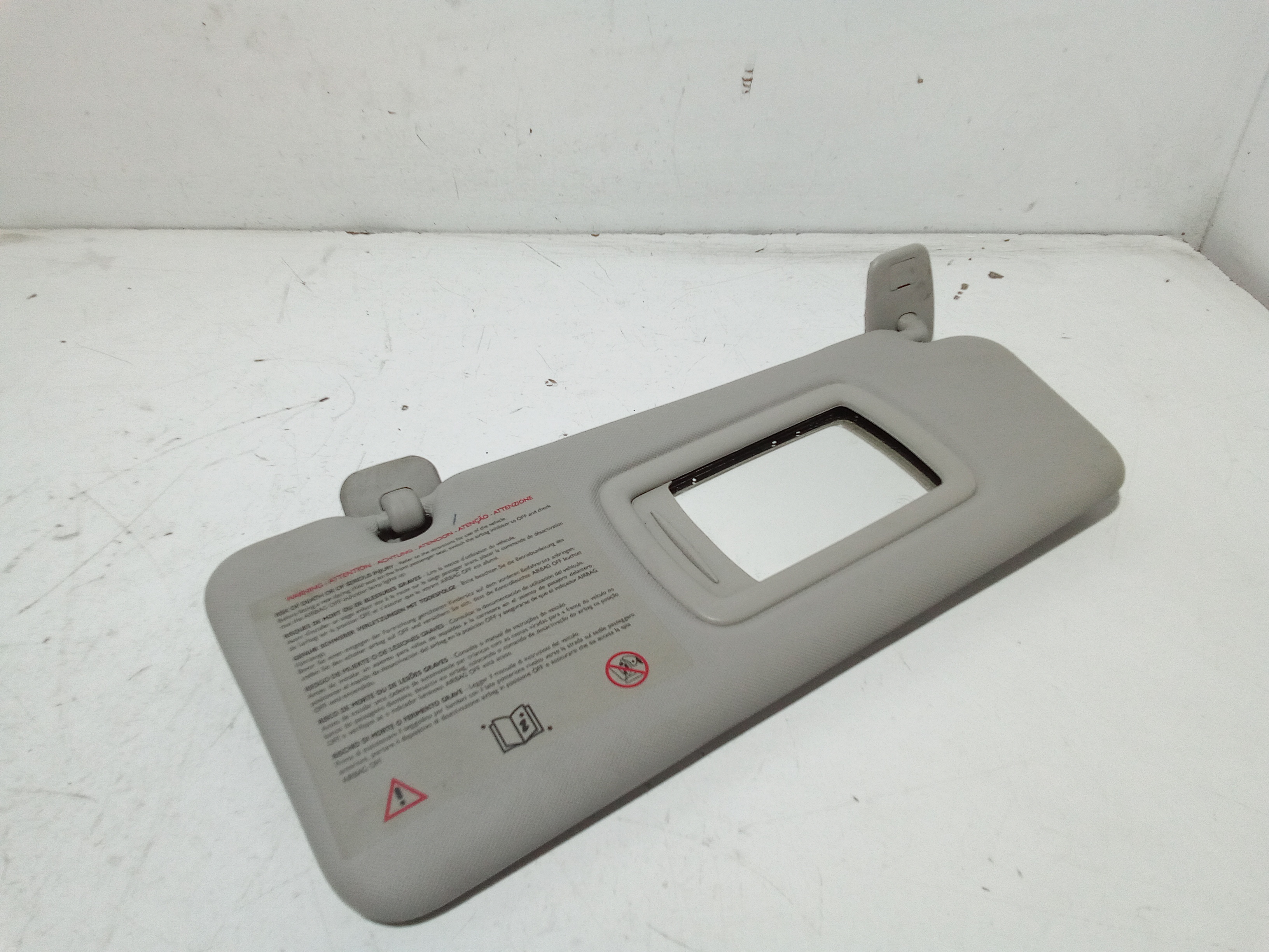 Aletta Parasole Parabrezza Destro 964001446R Usato