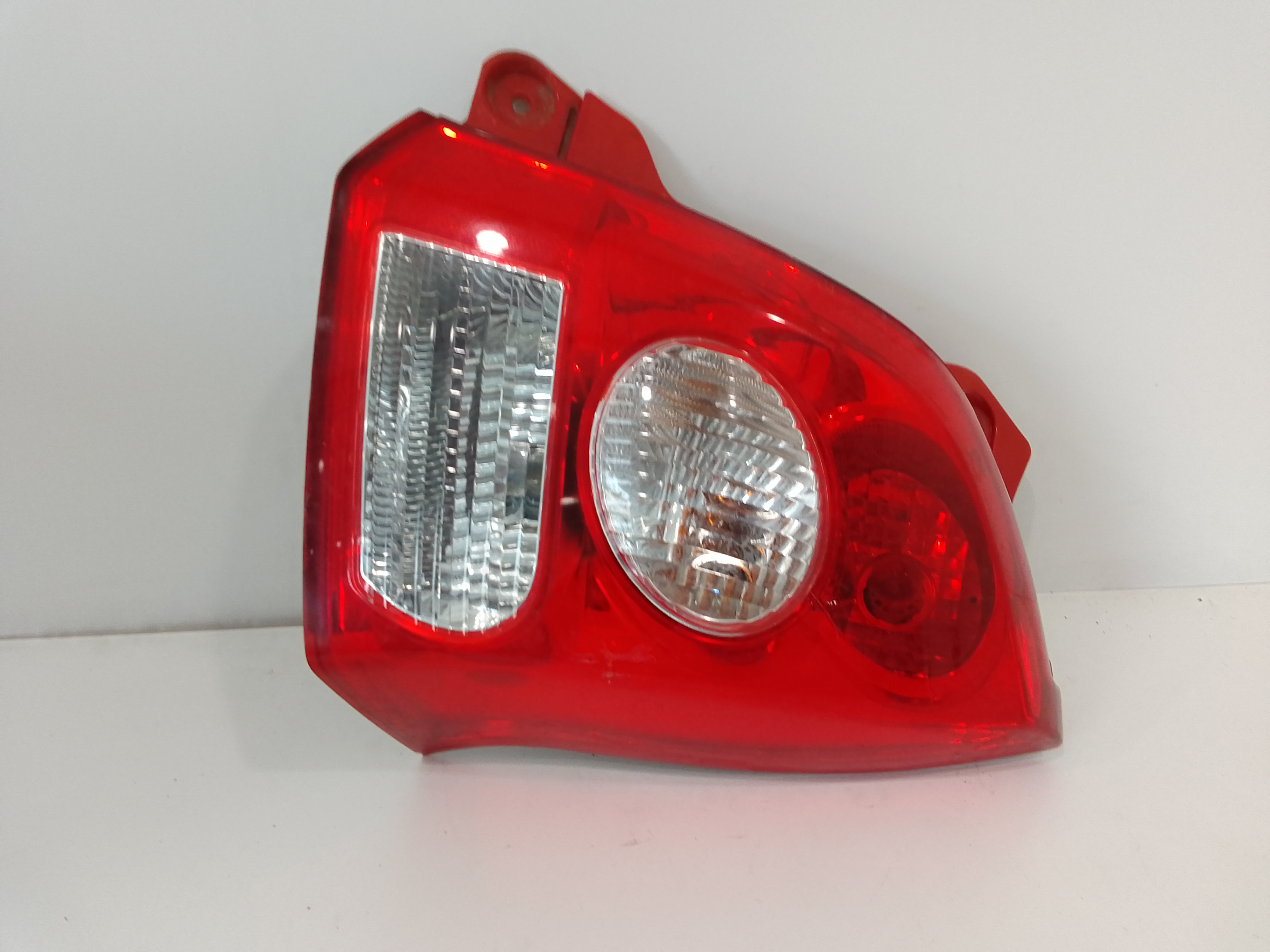 Fanale Post. Destro 265504A00D Usato