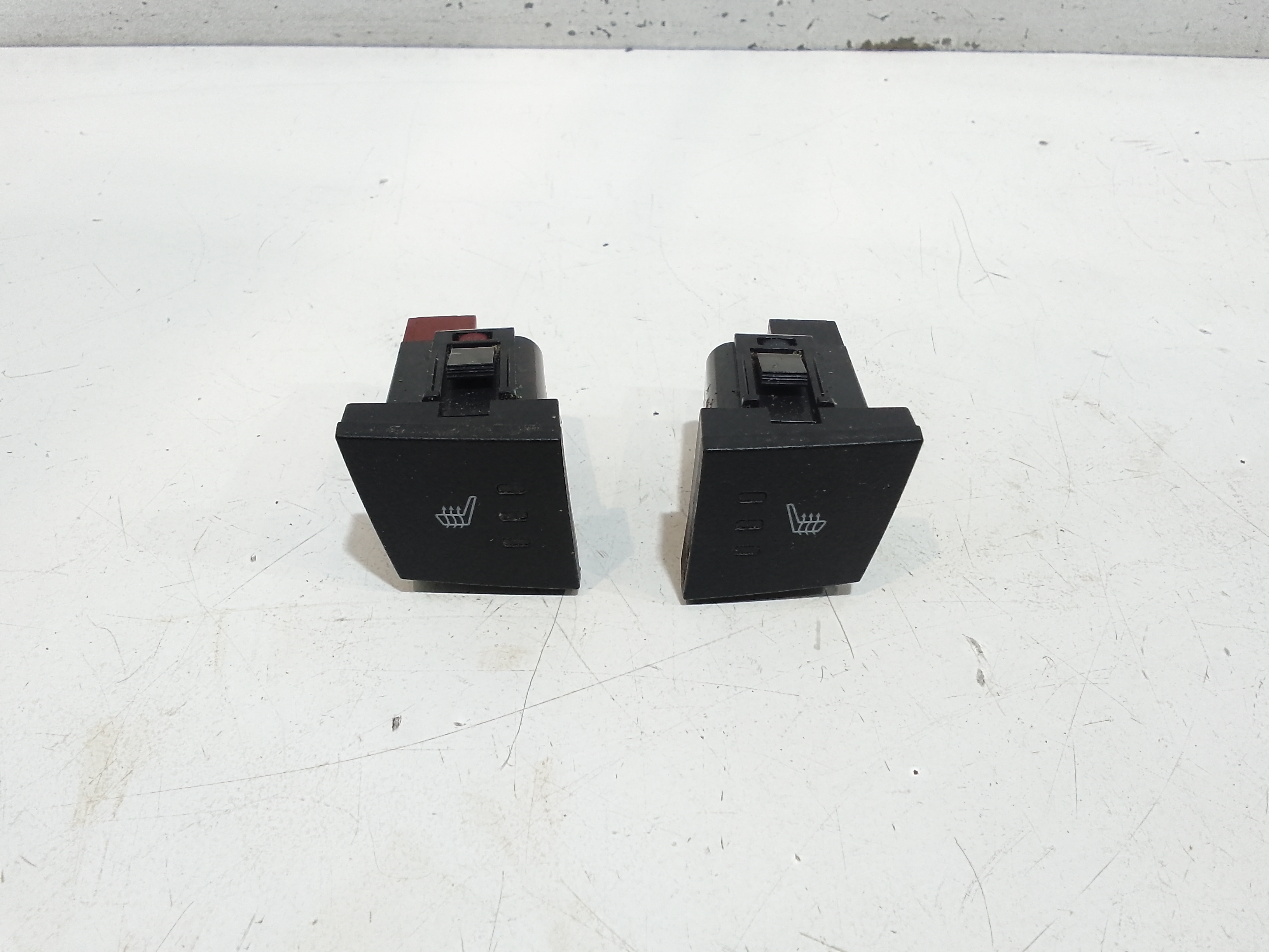 Interruttore Sedile Ant. Riscaldabile Usato