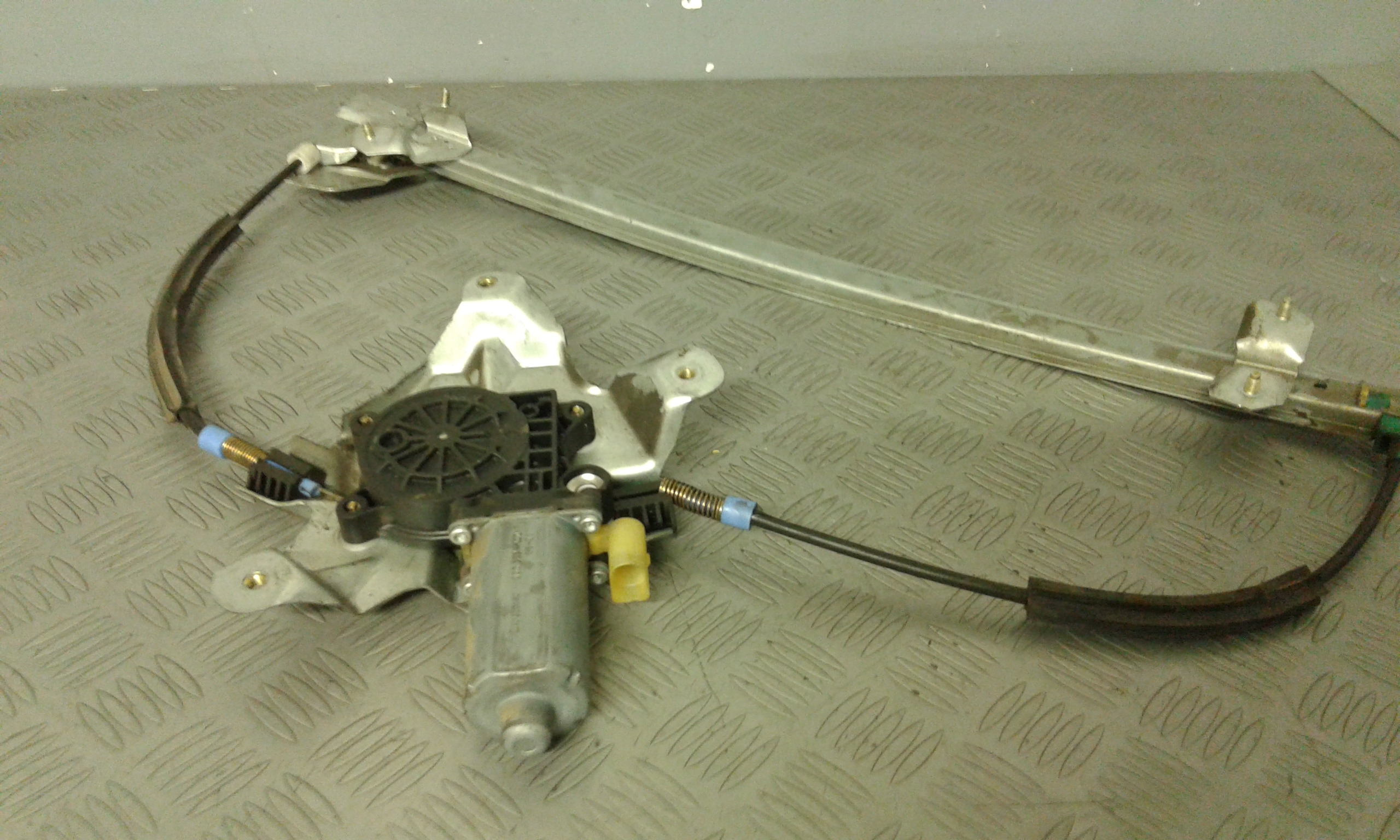 Alzacristallo Porta Ant. Destro Usato