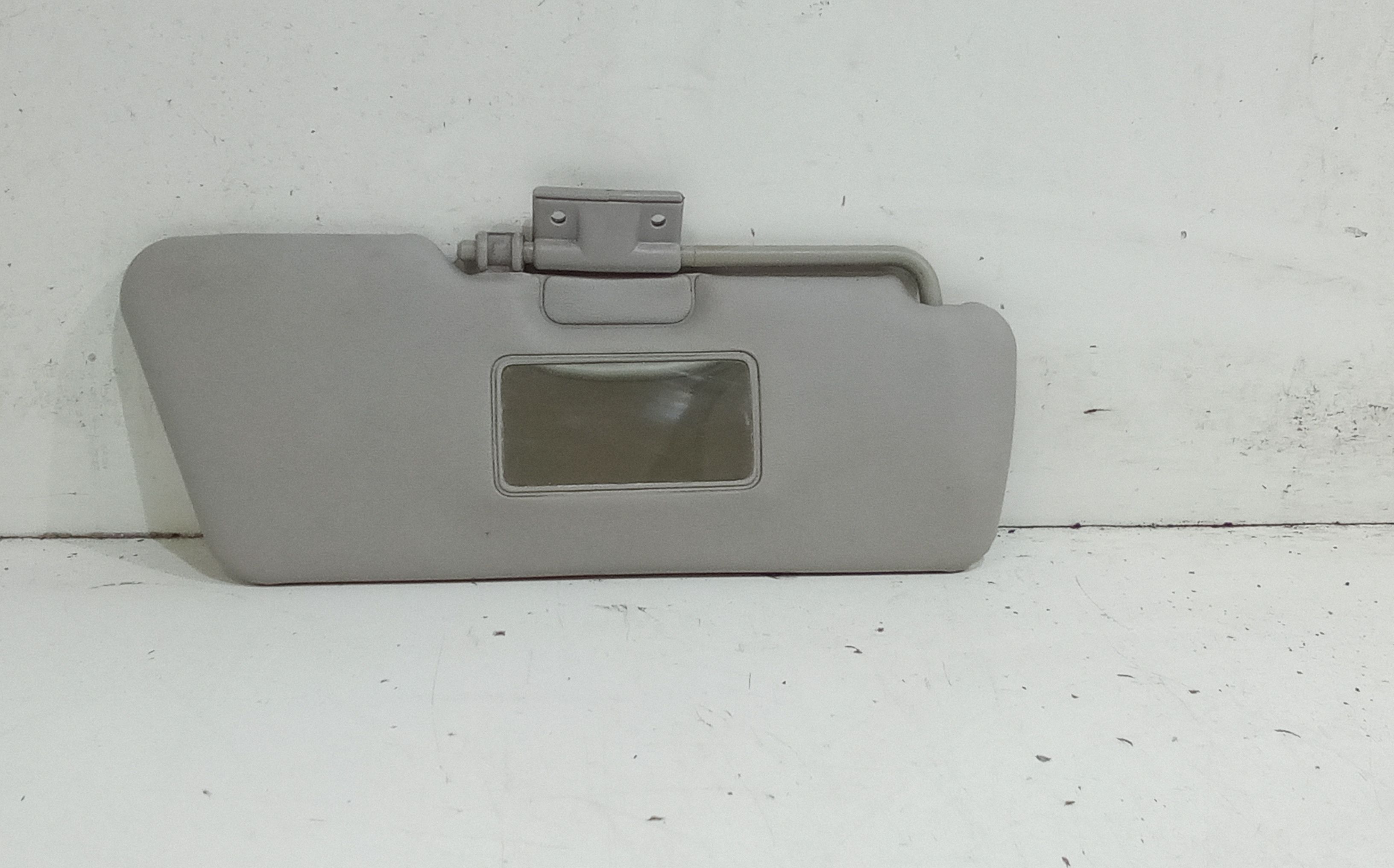 Aletta Parasole Parabrezza Destro 735244339 Usato