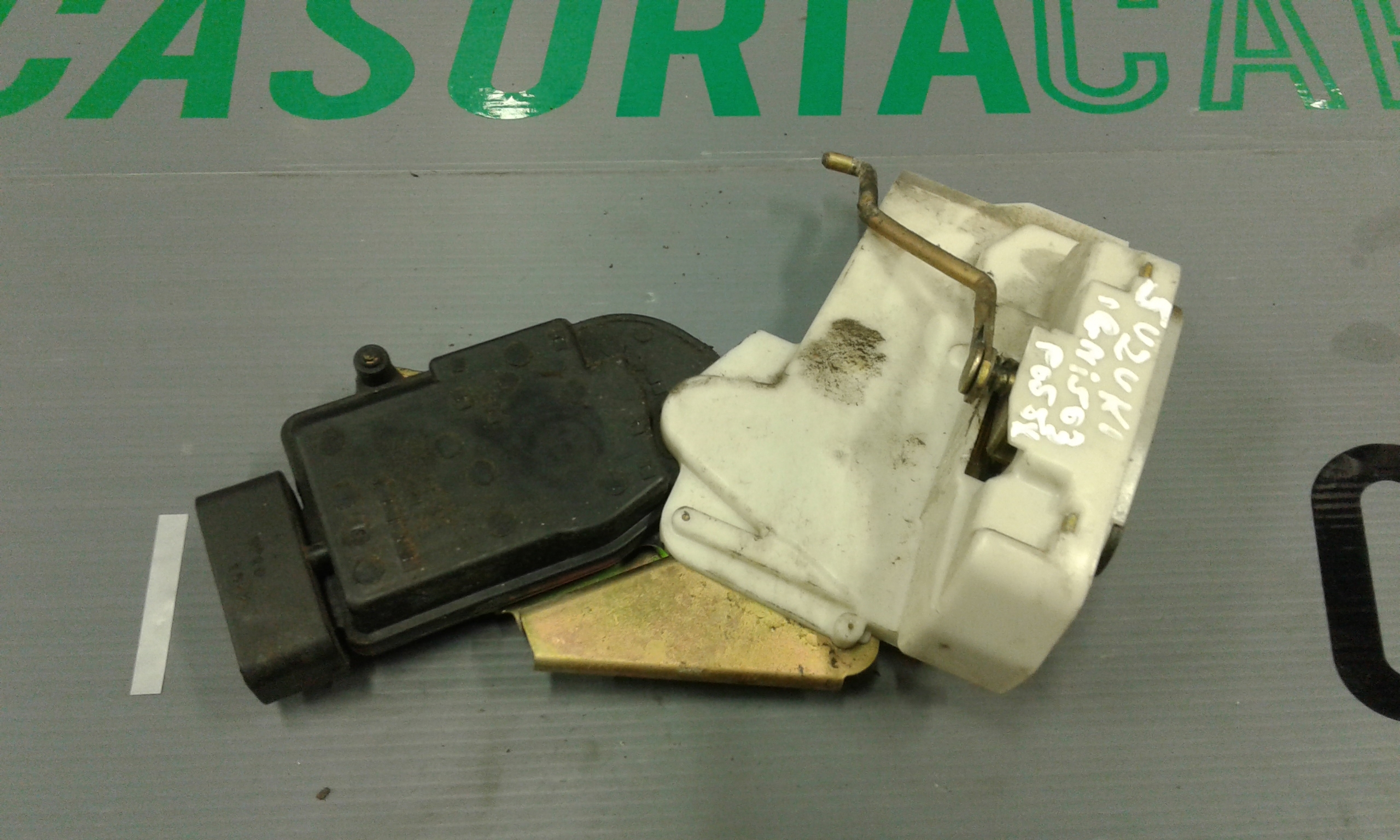 Serratura Porta Post. Sinistro 8230275G20000 Usato