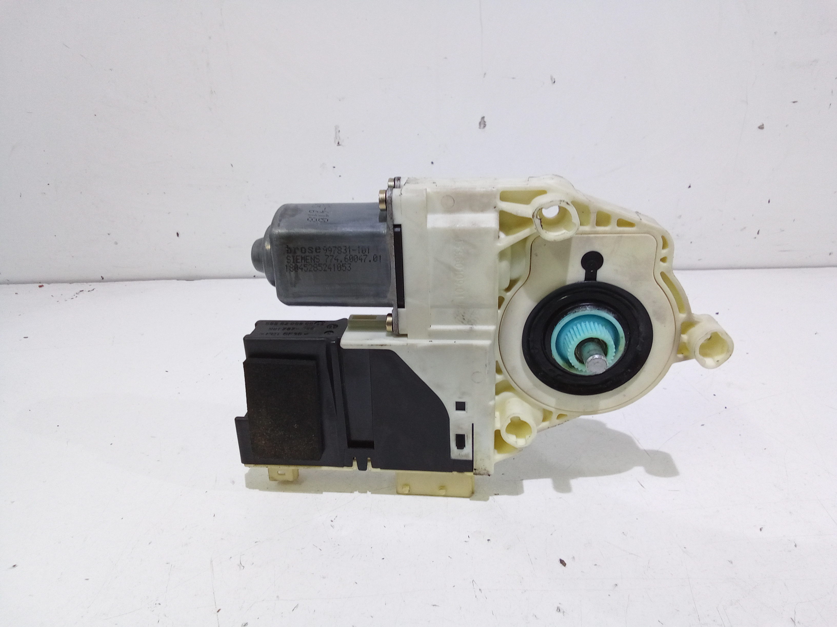 Motorino Alzacristallo Porta Ant. Destro 9222AV Usato