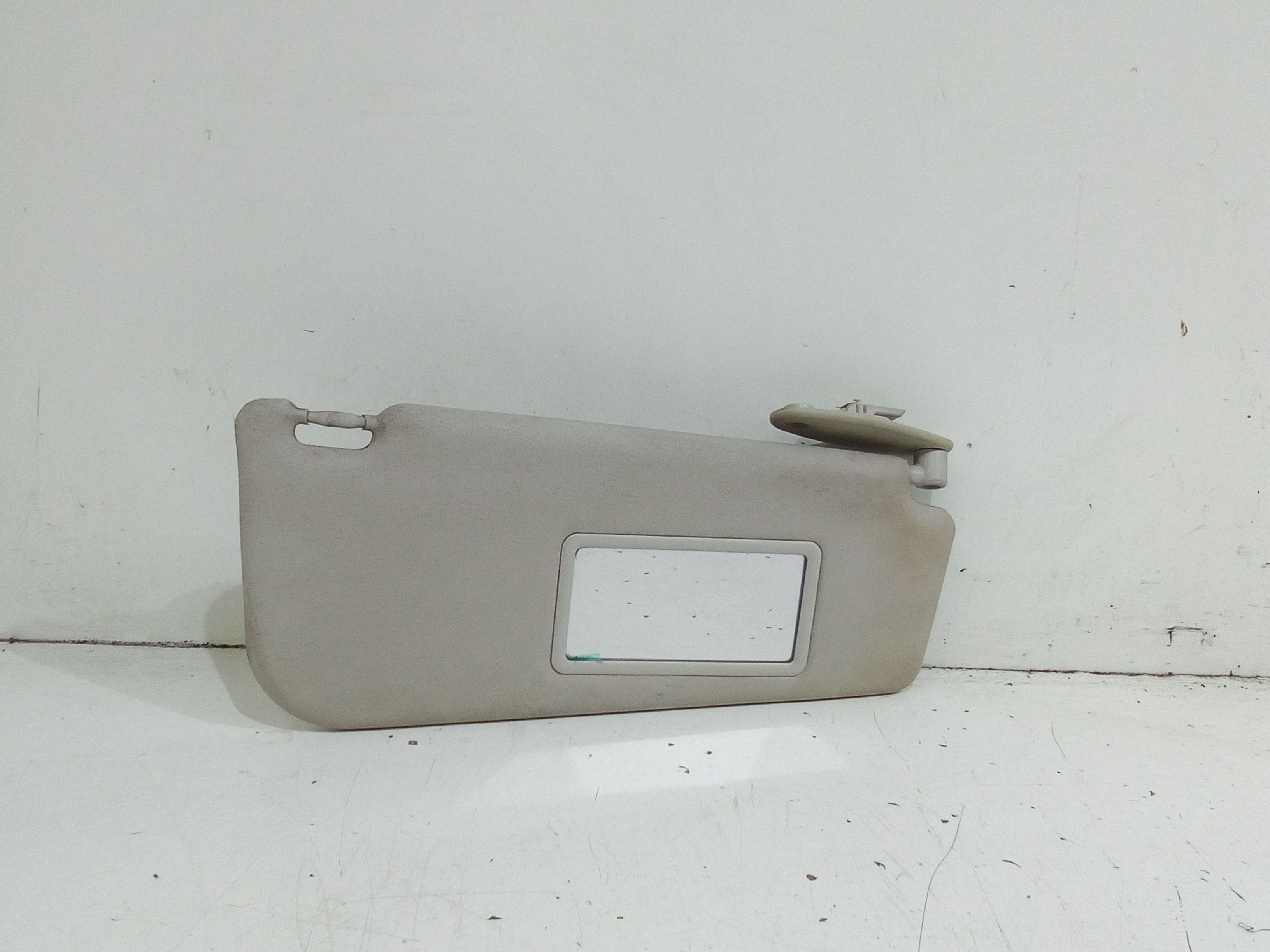 Aletta Parasole Parabrezza Destro 735338206 Usato