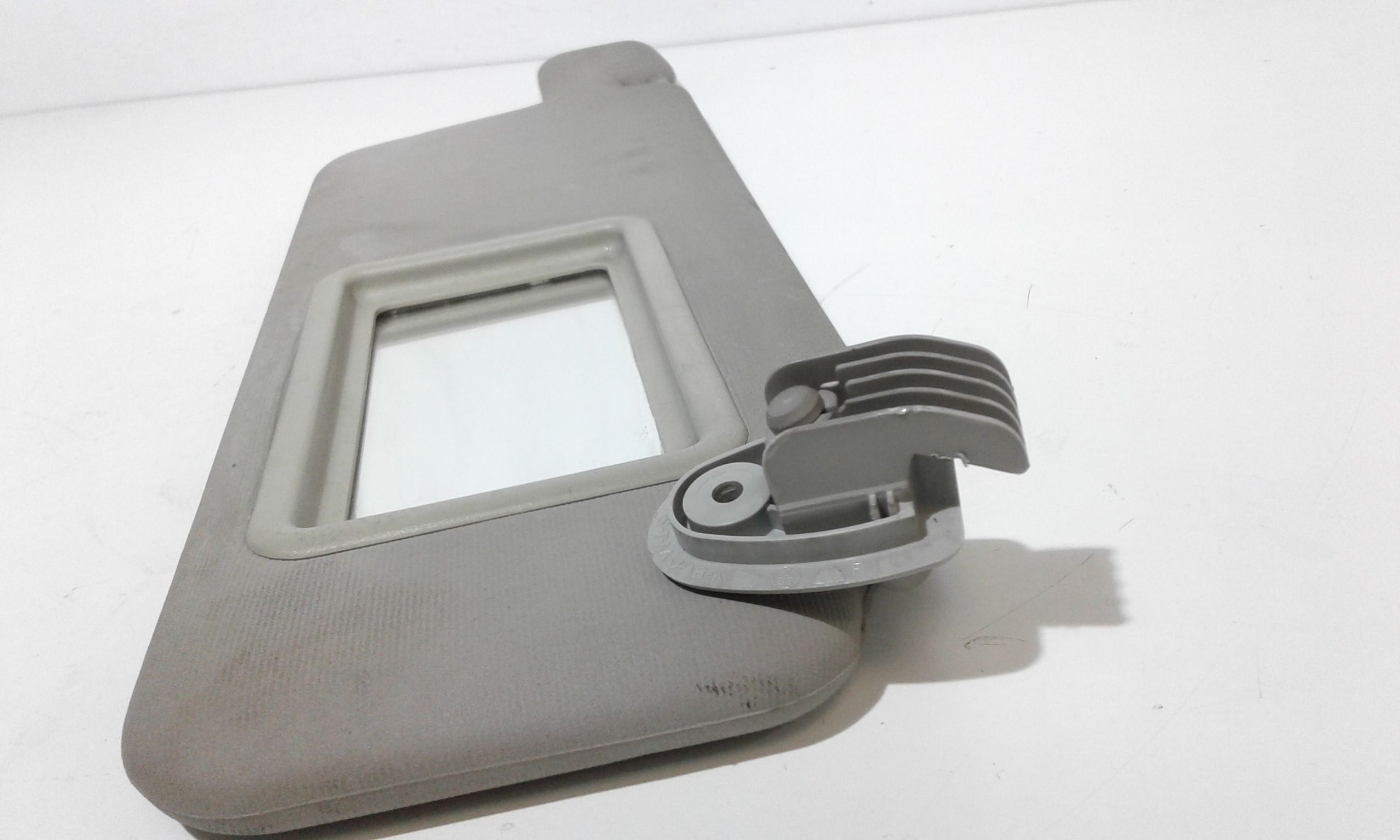 Aletta Parasole Parabrezza Destro 6K1857552G2F4 Usato