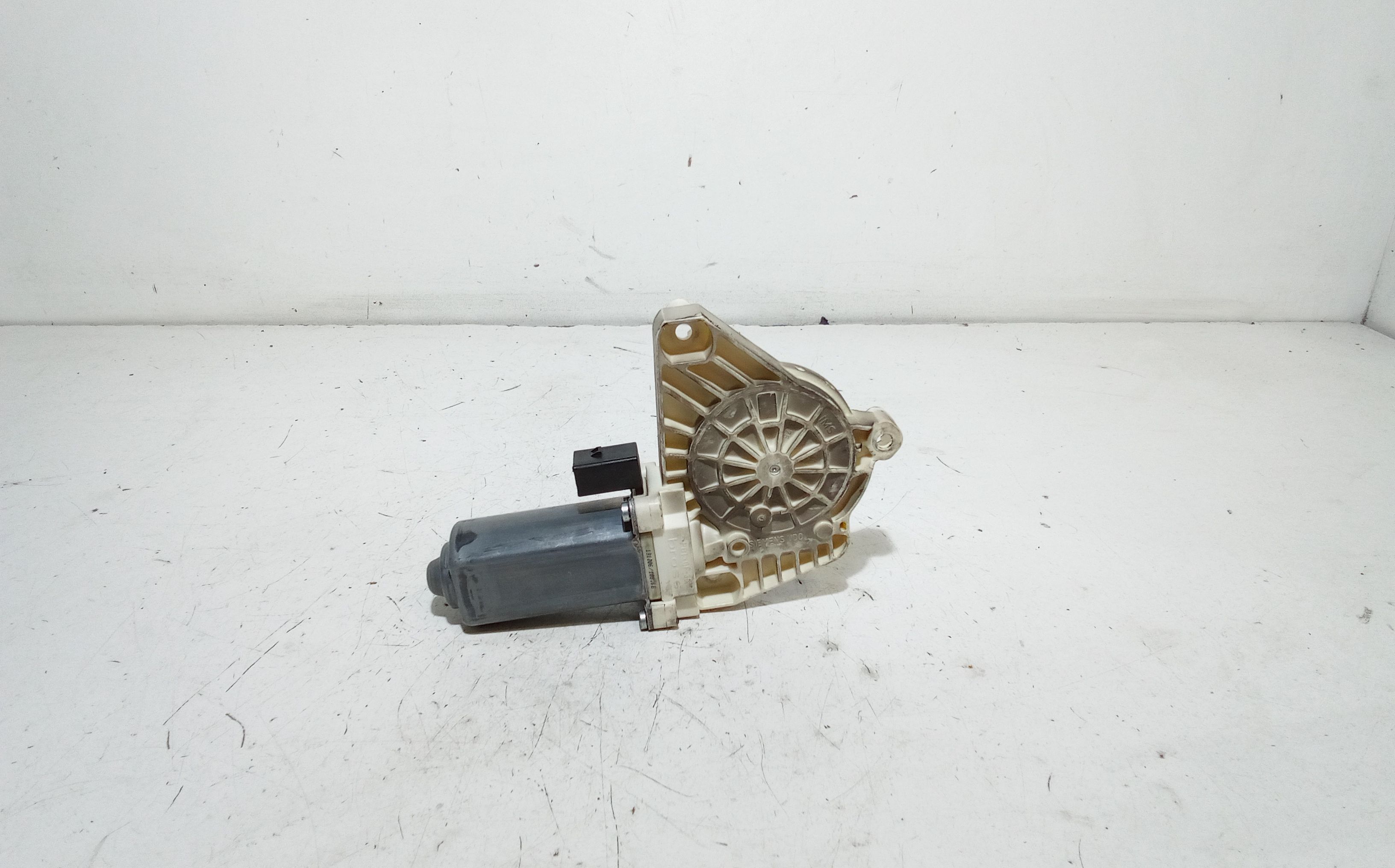 Motorino Alzacristallo Porta Ant. Destro A1698204242 Usato