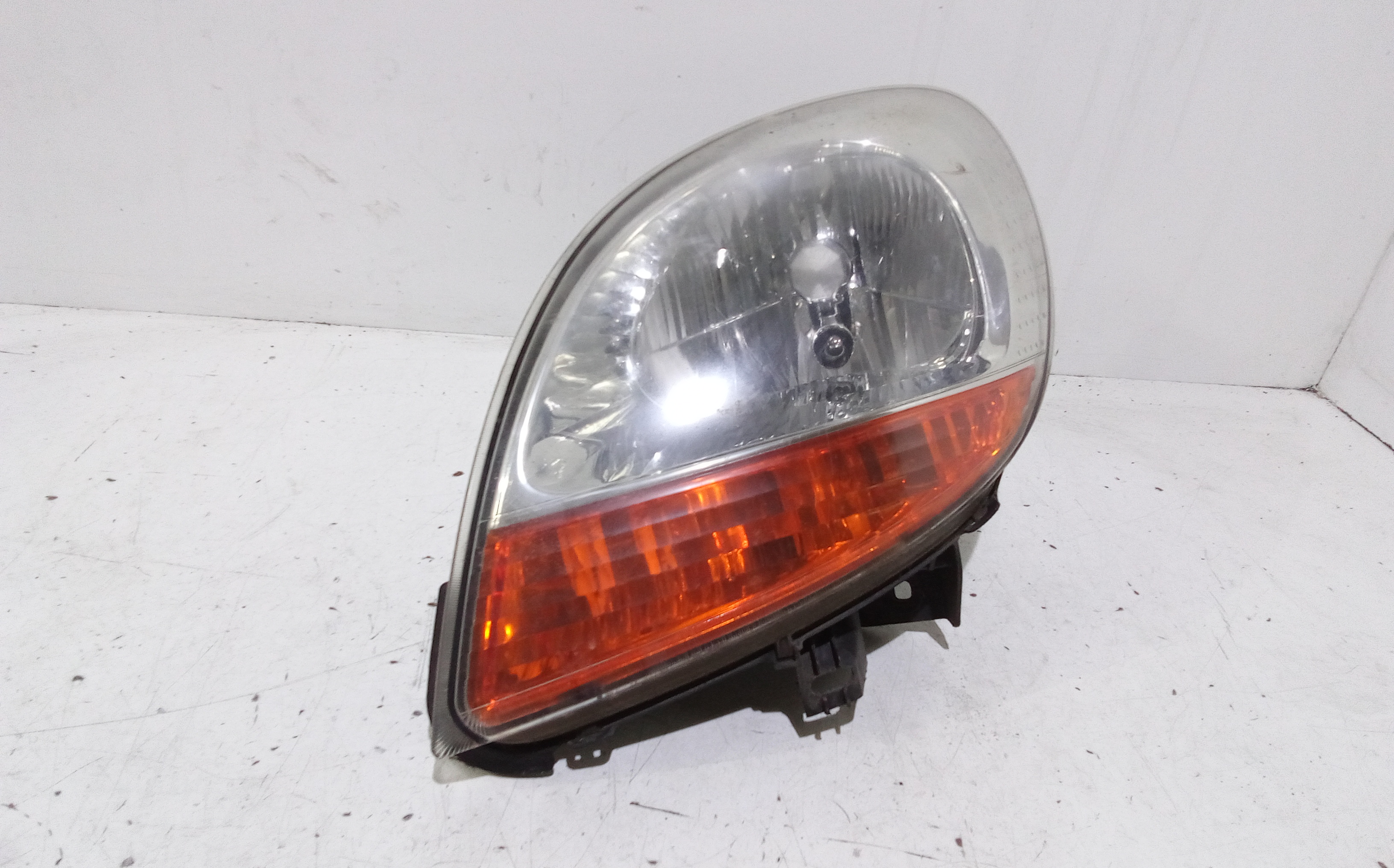 Proiettore Sinistro 260602509R Usato