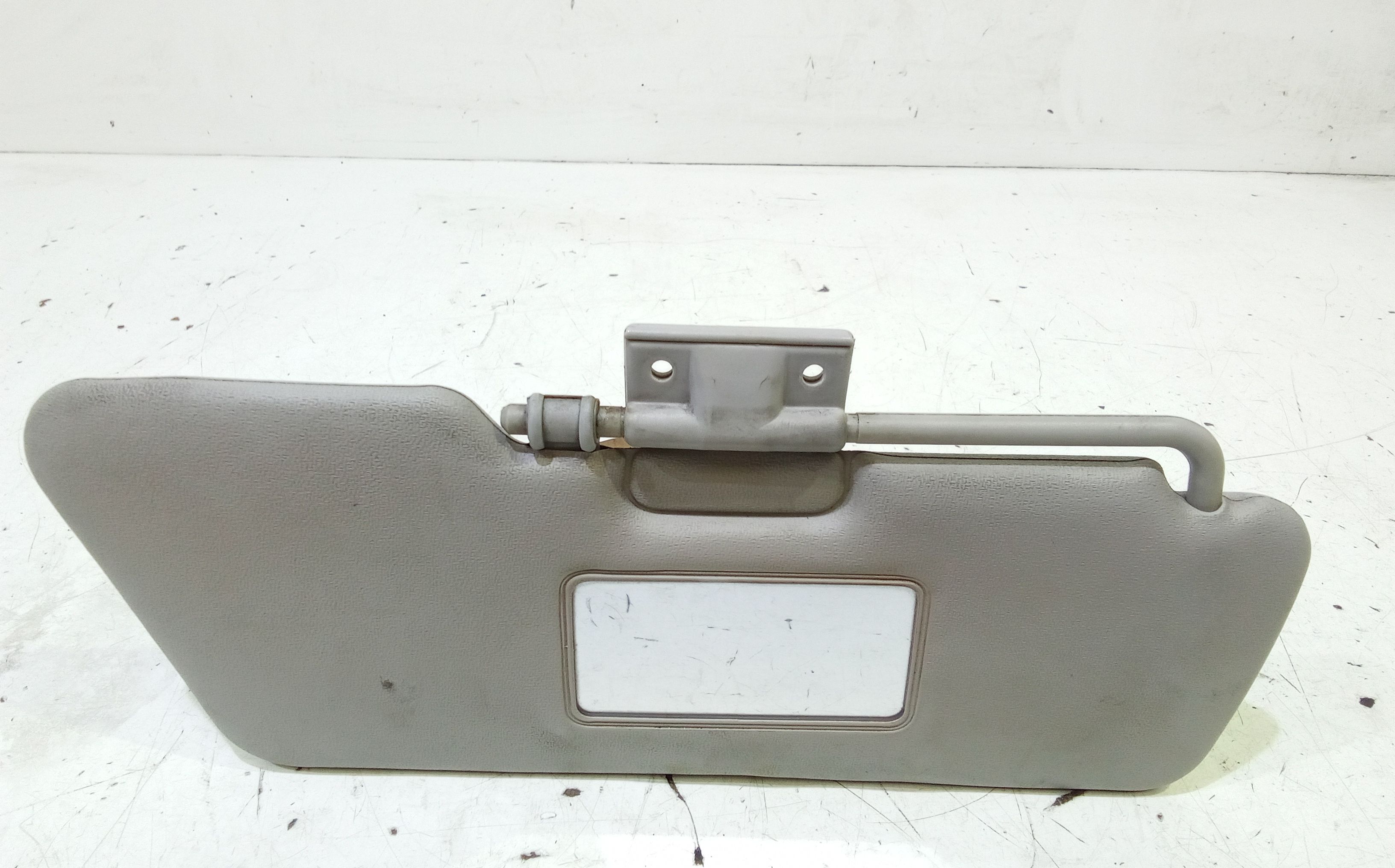 Aletta Parasole Parabrezza Destro 735244339 Usato