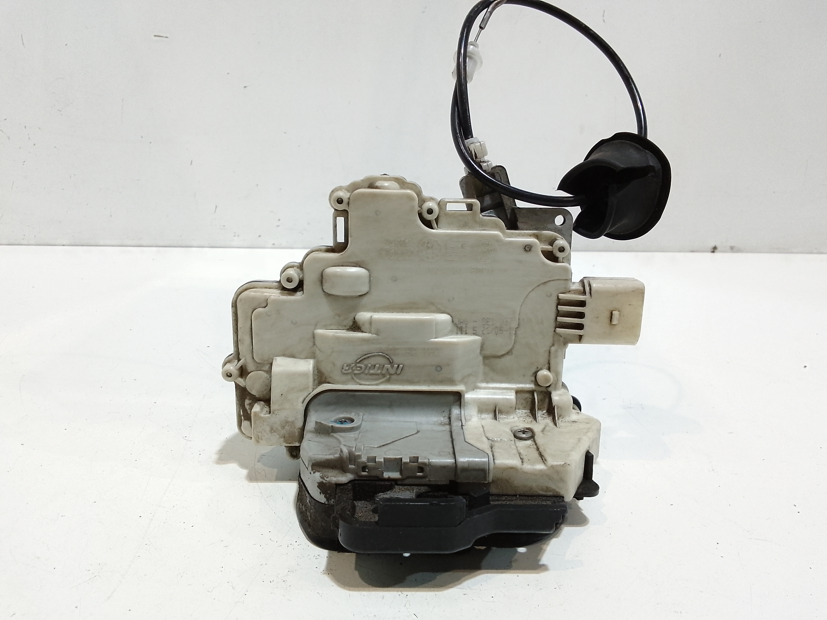 Serratura Porta Ant. Destro 8E1837016AA Usato