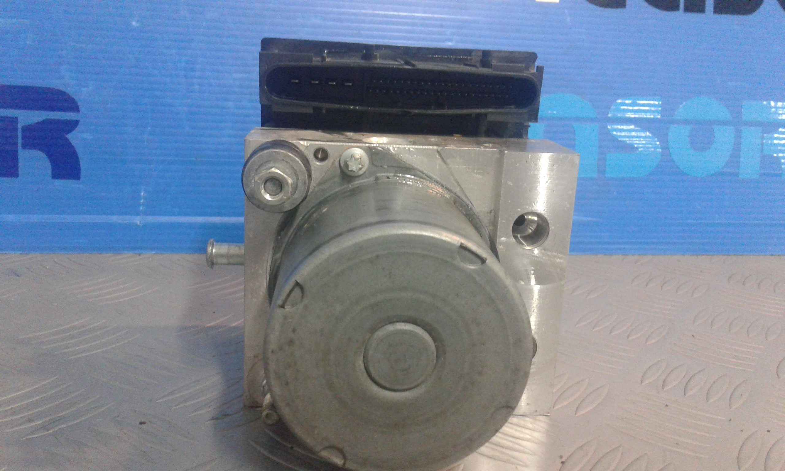 Pompa Abs A4514201475 Usato