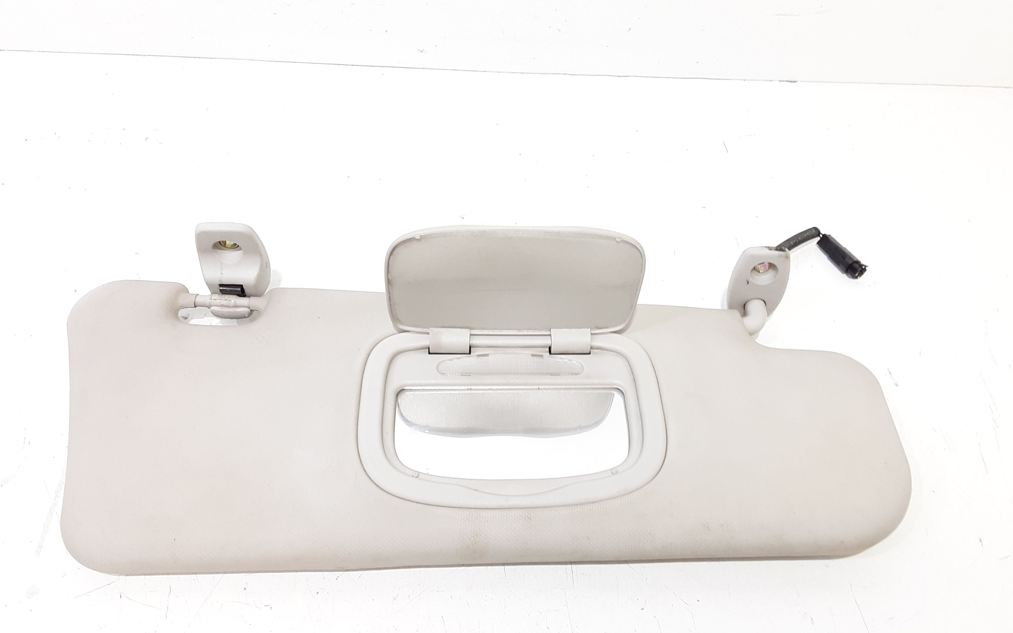 Aletta Parasole Parabrezza Destro 735420448 Usato