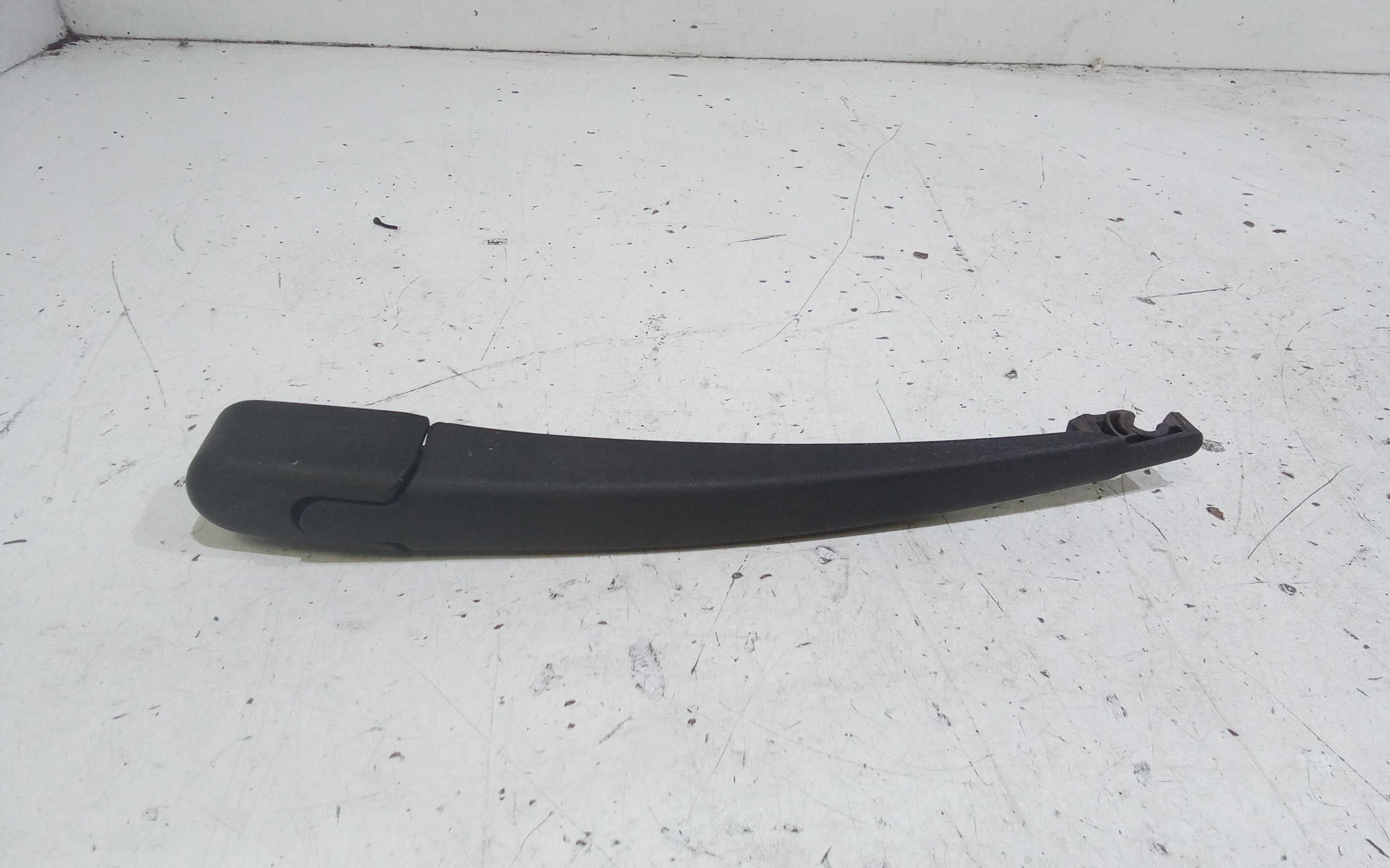 Braccio Tergilunotto 988112L000 Usato