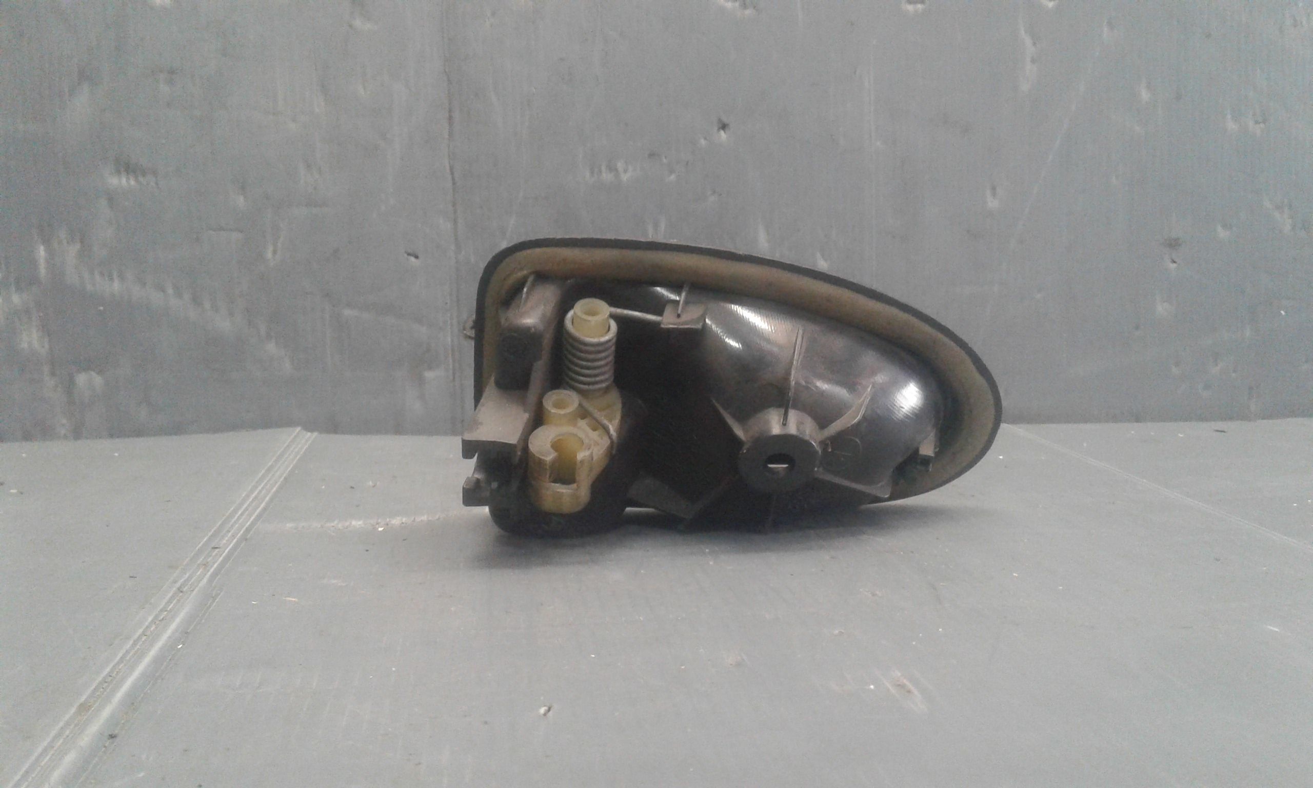 Maniglia Int. Apertura Porta Ant. Destro Usato