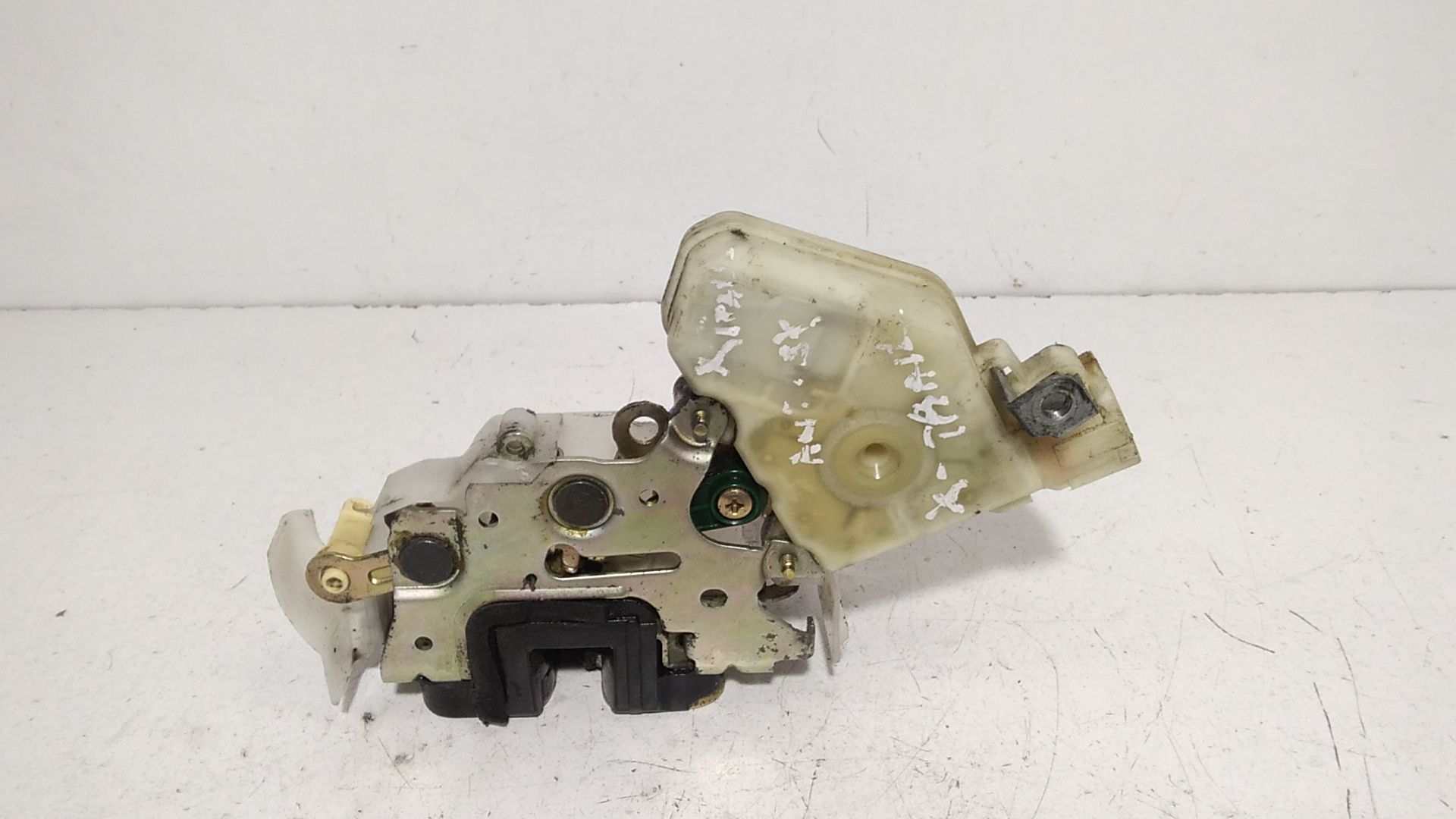 Serratura Porta Ant. Sinistro 80503AA260 Usato