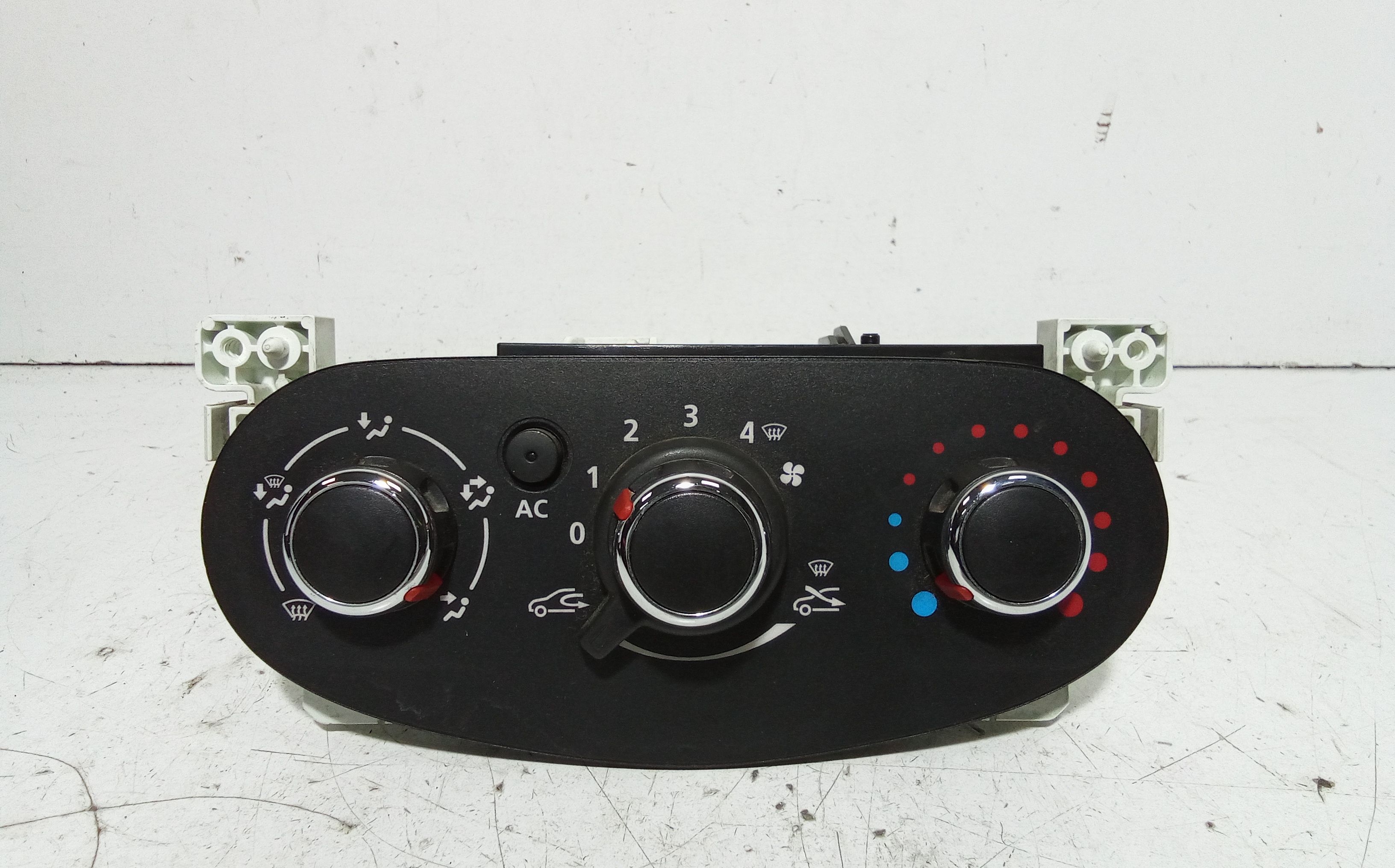 Blocco Comando Climatizzazione 275102774R Usato